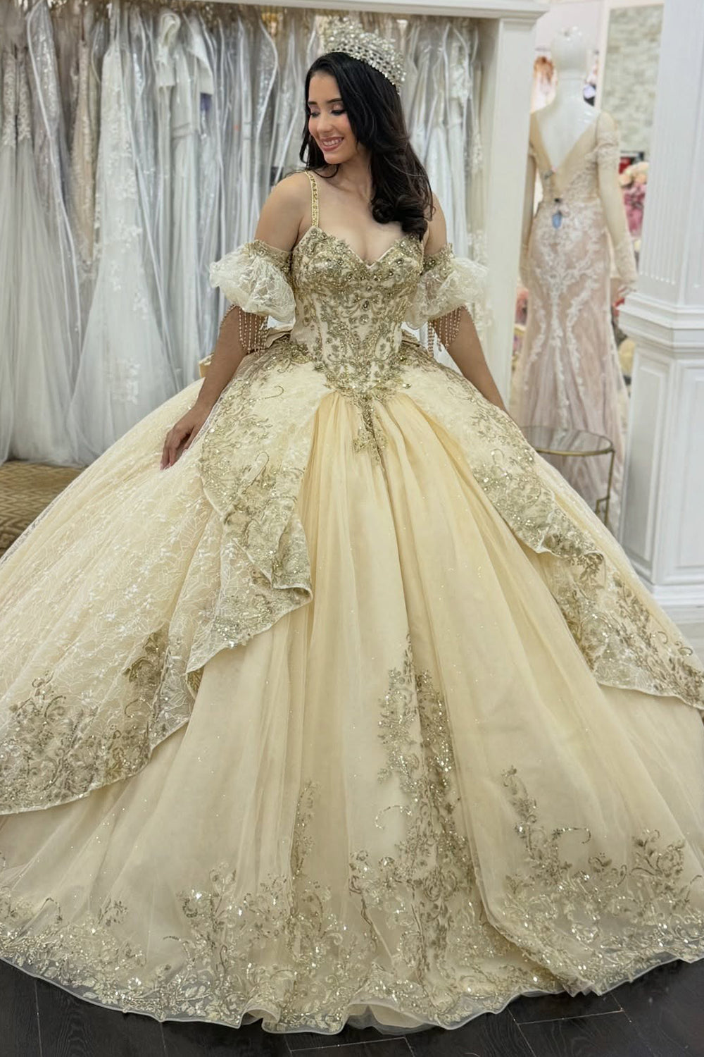 sweet 16 white and gold dresses Champagne Tulle Lace Appliqued Sweetheart Quinceanera for Swee – Hebebridal white and gold quinceanera dresses