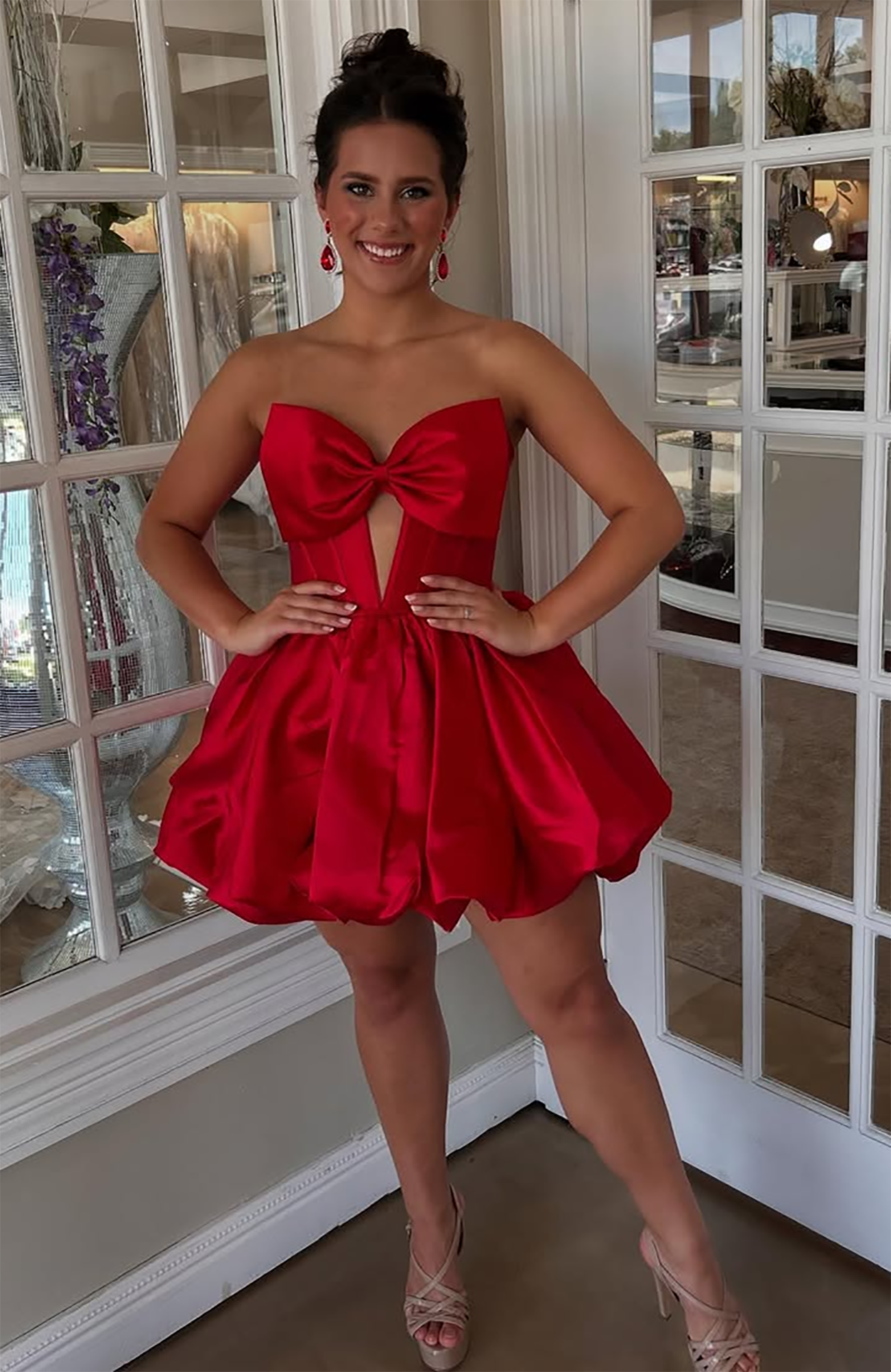 Sweetheart A Line Satin Keyhole Knee Length Homecoming Dresses with Bowknot HE719
