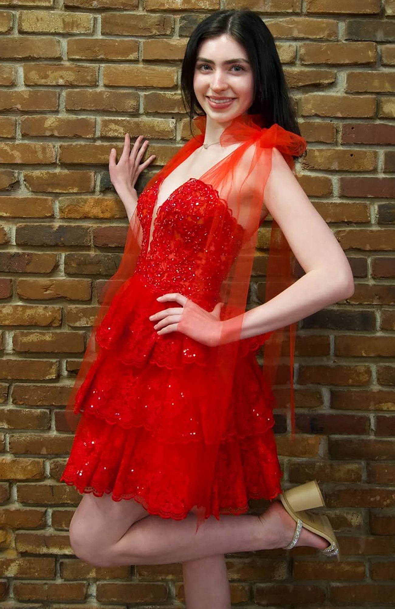 A Line Tulle Ruffles Homecoming Dresses Lace Appliqued Cocktail Gowns HE497