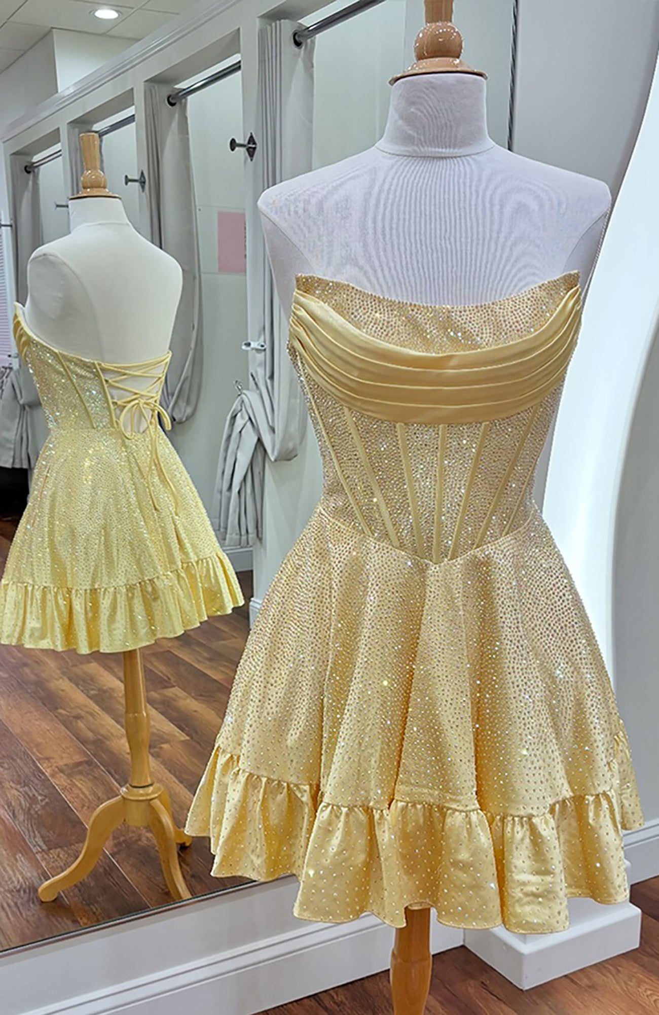 A Line Sweetheart Glittery Sequin Beaded Homecoming Dresses for Juniors HE721