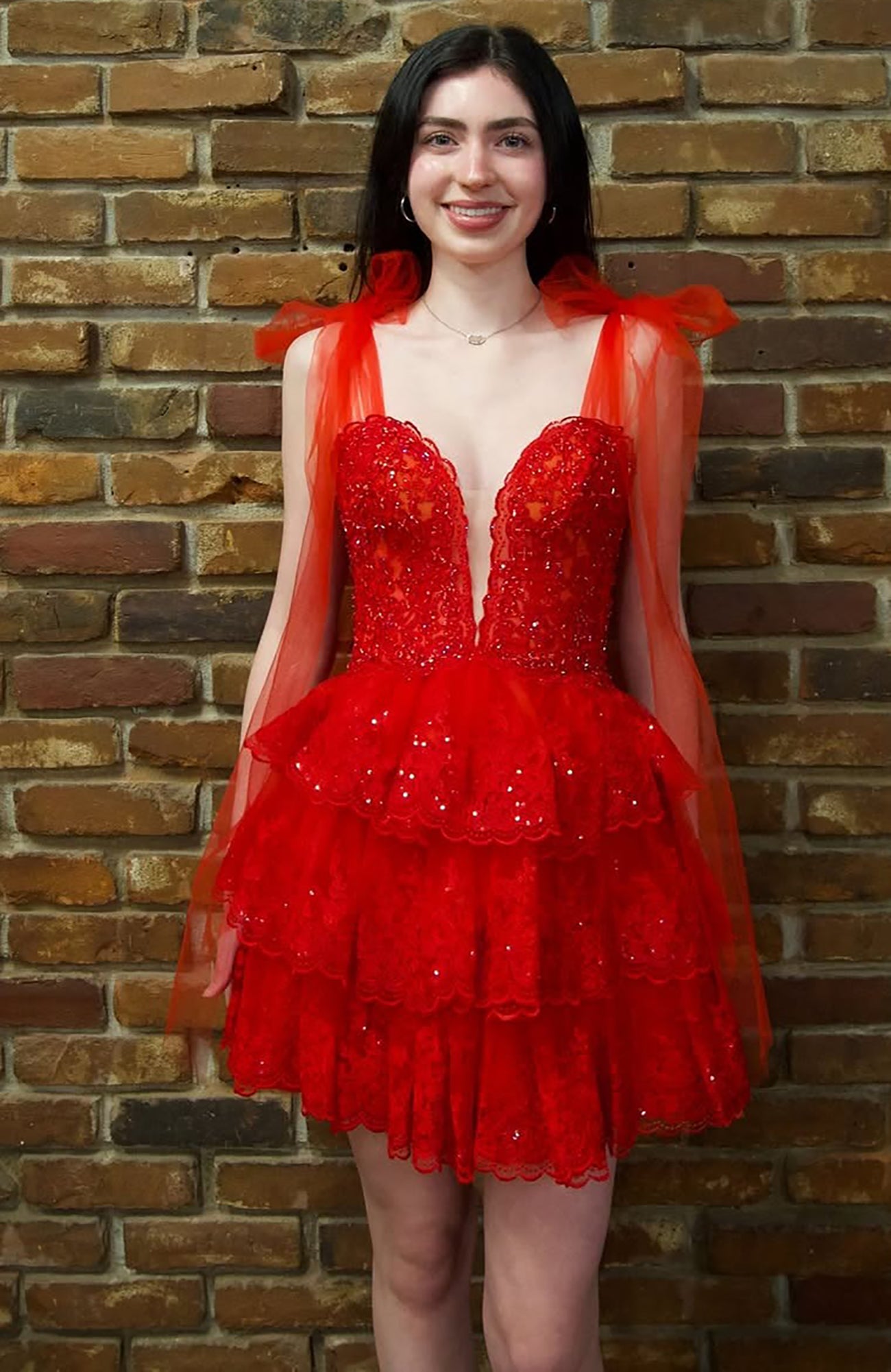 A Line Tulle Ruffles Homecoming Dresses Lace Appliqued Cocktail Gowns HE497