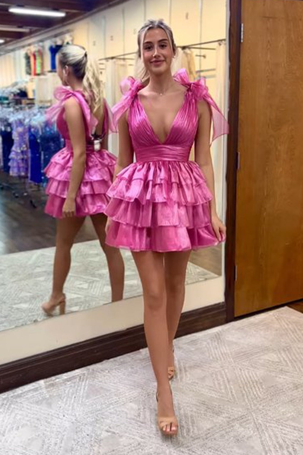 Knee Length Homecoming Dresses V Neck Tulle Ruffles Party Gowns HE464