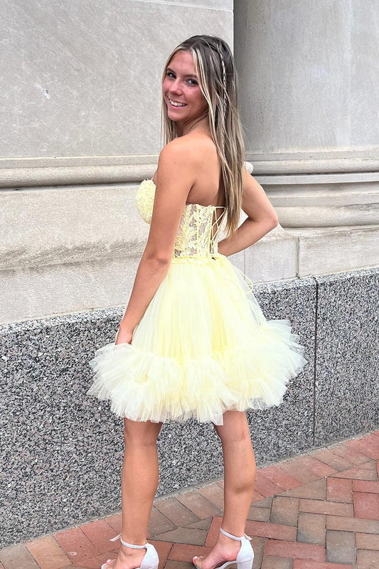 Sweetheart Knee Length Homecoming Dresses A Line Lace Appliques Party Gowns HE468