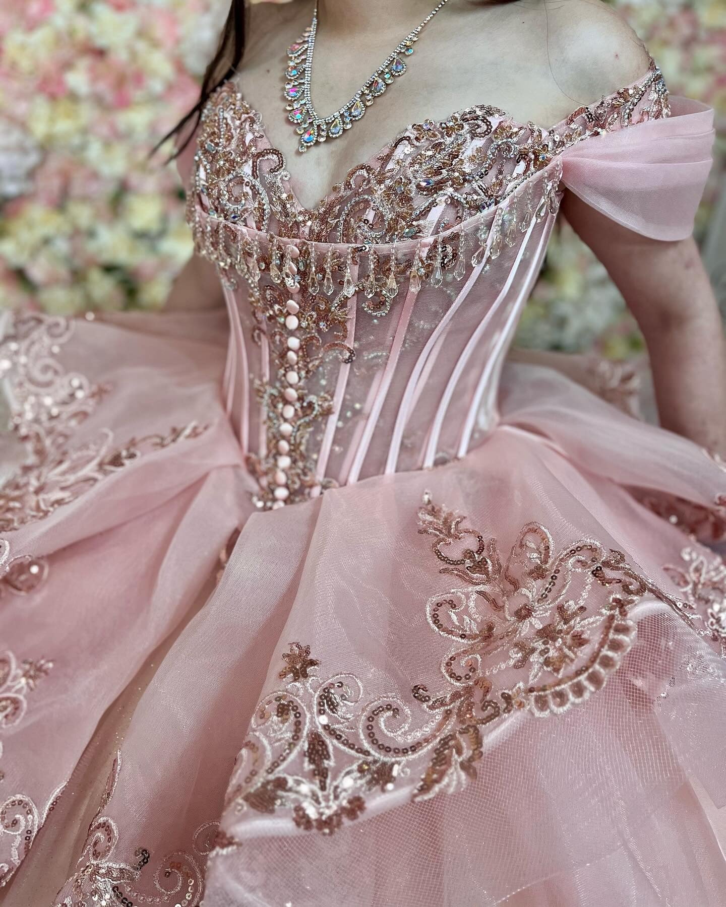 HE086 - Hermosos vestidos de quinceañera con apliques de encaje, tul con hombros descubiertos y volantes de cuentas, ideal para fiestas de cumpleaños de 16 años.