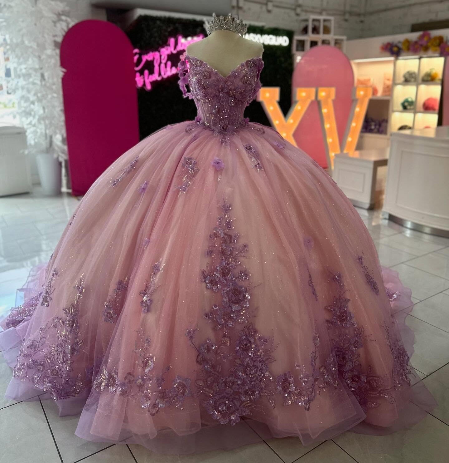 HE230-Vestido de princesa para quinceañera, hombros descubiertos, tul, apliques de encaje, para fiesta de cumpleaños de 16 años