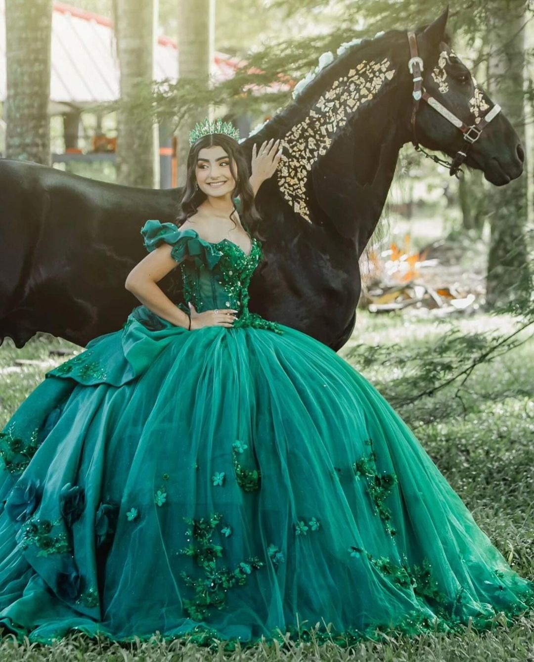 HE059 - Vestidos de quinceañera verde esmeralda con hombros descubiertos y encaje de tul con flores 3D para fiesta de cumpleaños de 16 años