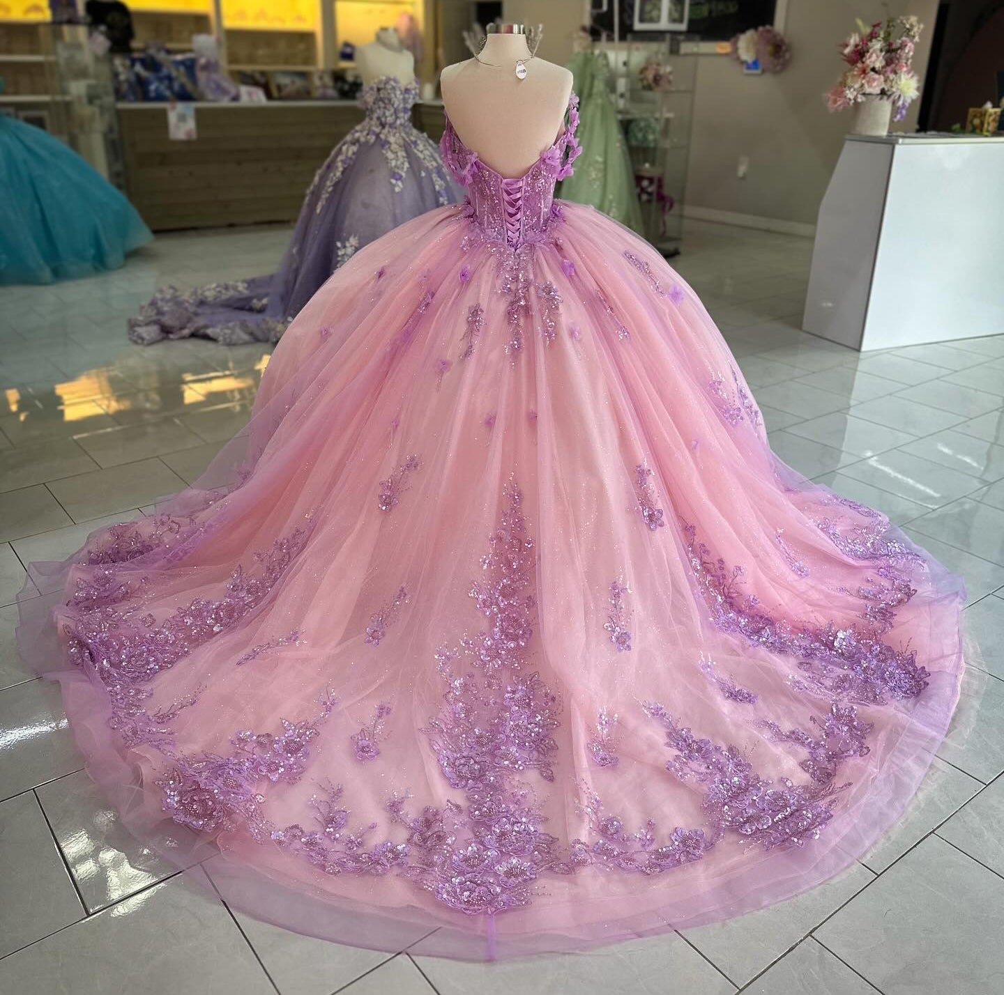 HE230-Vestido de princesa para quinceañera, hombros descubiertos, tul, apliques de encaje, para fiesta de cumpleaños de 16 años