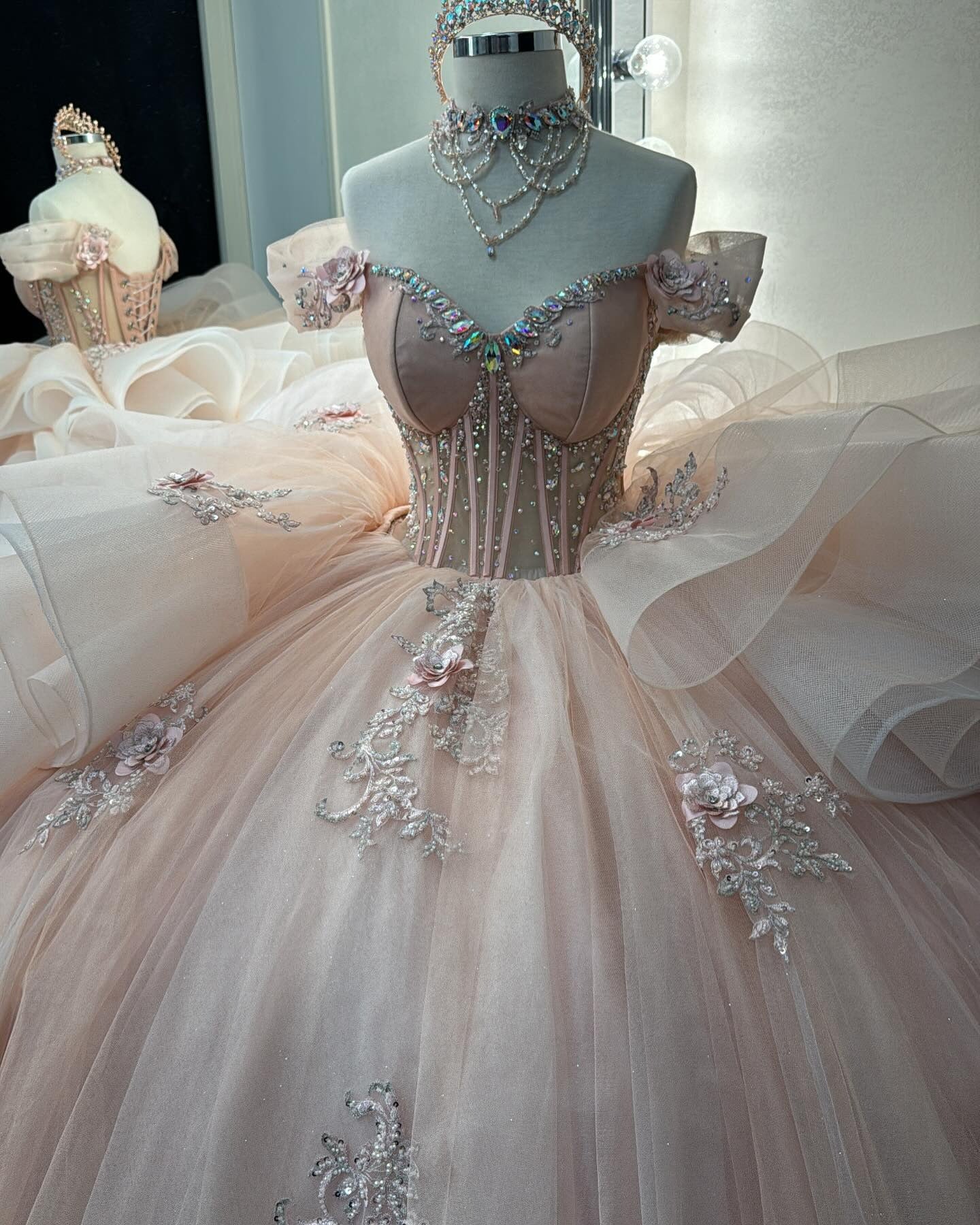 Off Shoulder Tulle Ruffles Lace Beaded Pink Quinceanera Dresses for Birthday Party HE940