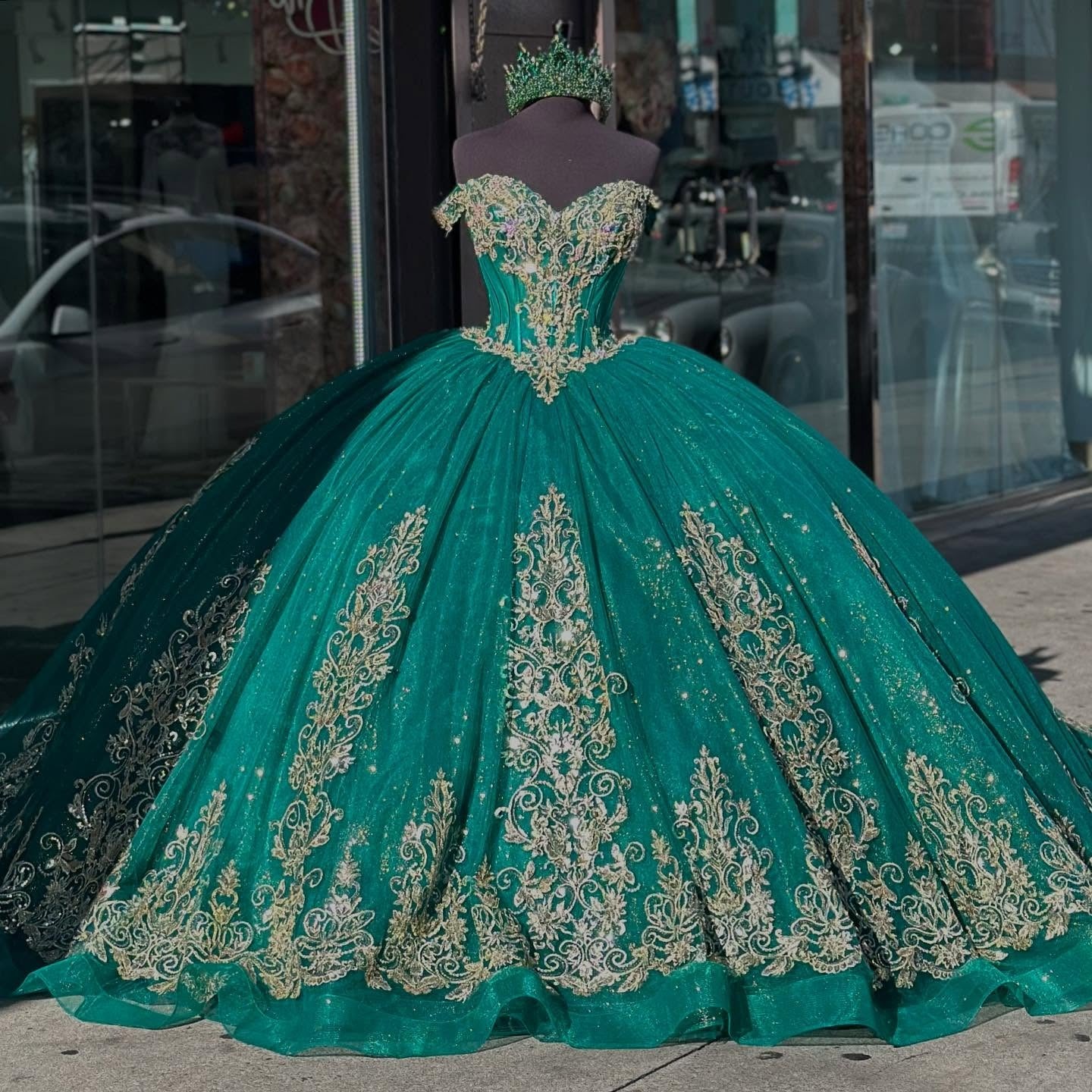 Emerald Off Shoulder Tulle Appliqued Beaded Sweet 16 Quinceanera Dresses HE675