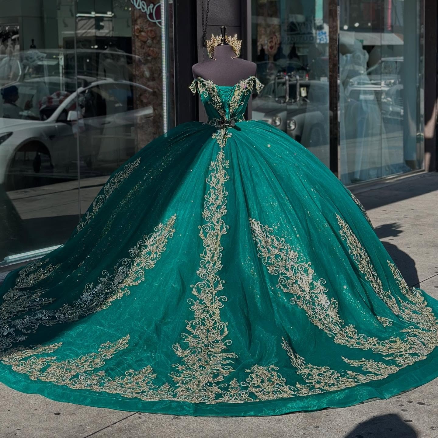 Emerald Off Shoulder Tulle Appliqued Beaded Sweet 16 Quinceanera Dresses HE675