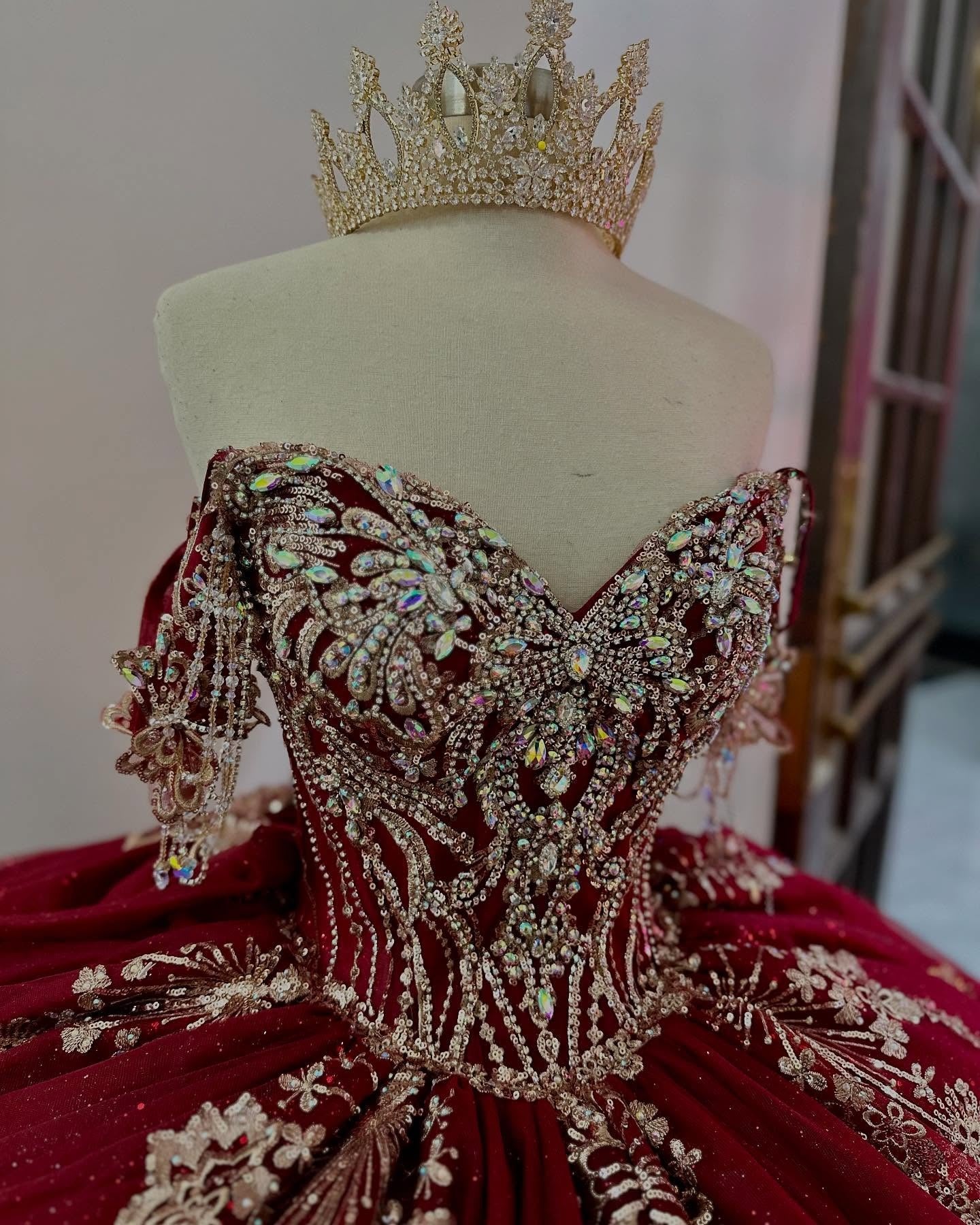 HE221-Hermosos vestidos de quinceañera de tul con cuentas y mangas al descubierto para fiesta de dulces 16