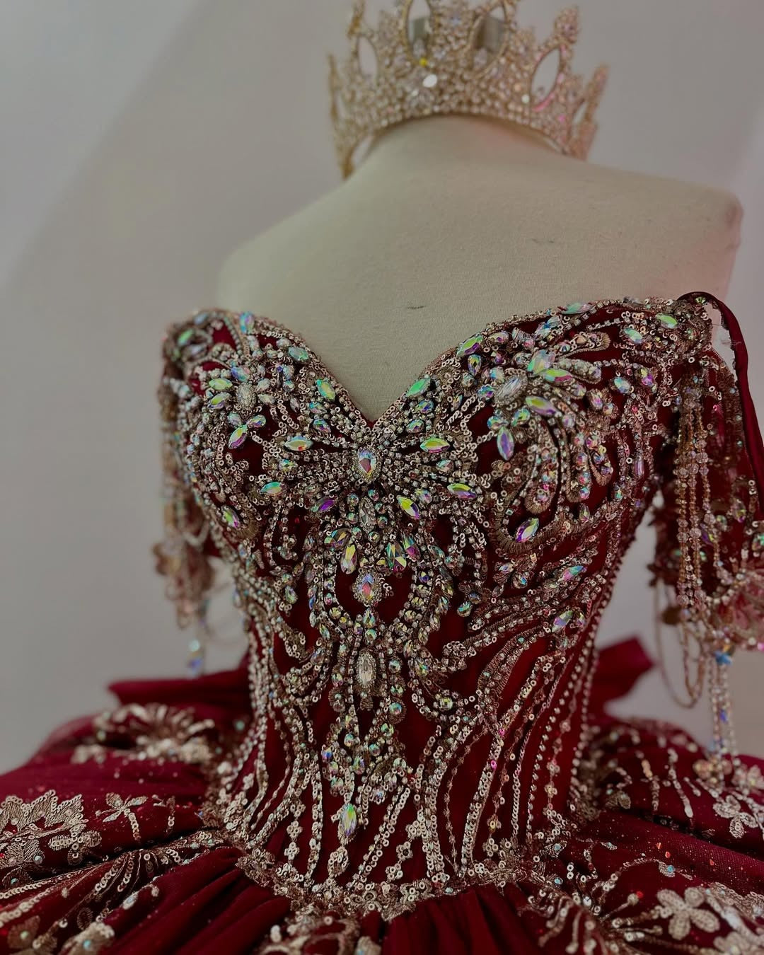 HE221-Hermosos vestidos de quinceañera de tul con cuentas y mangas al descubierto para fiesta de dulces 16