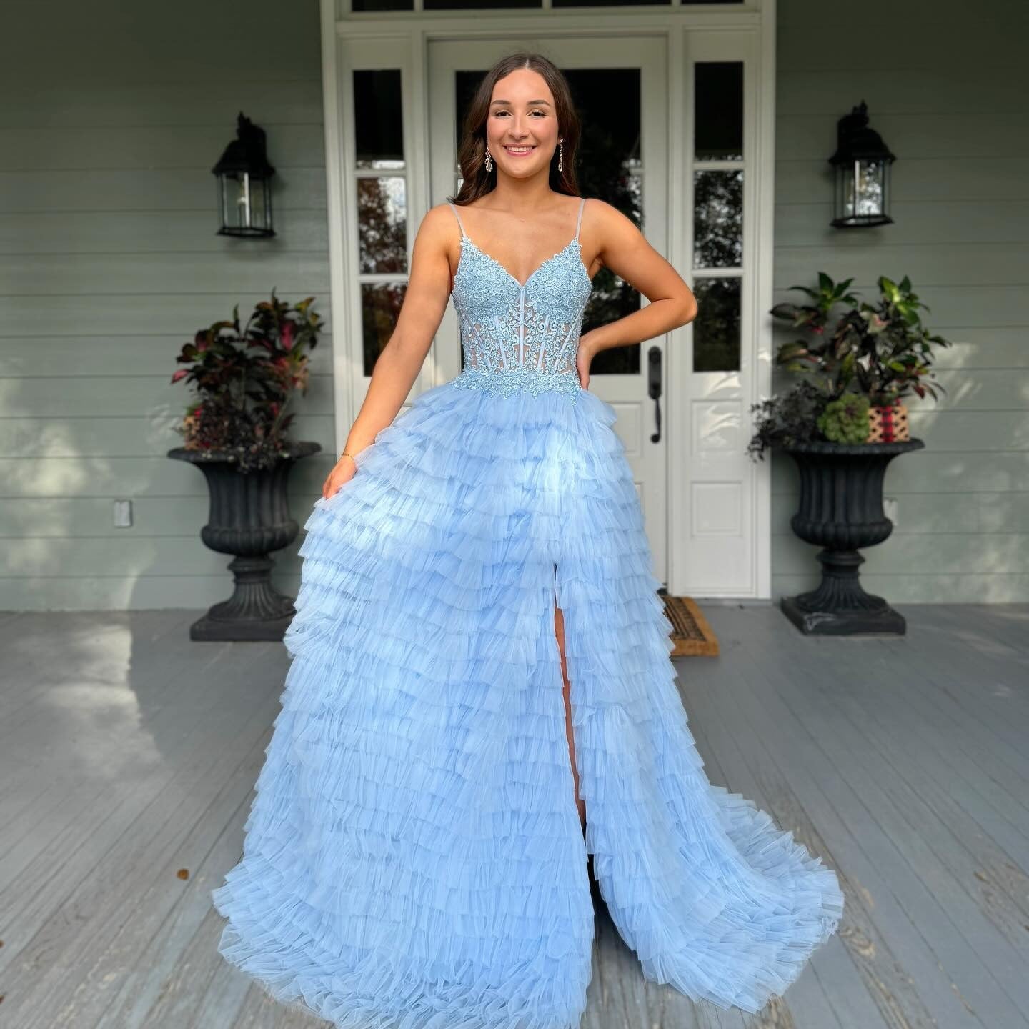 HE143-Vestidos de fiesta largos de tul con volantes y corte A para mujer, con apliques de encaje y aberturas laterales