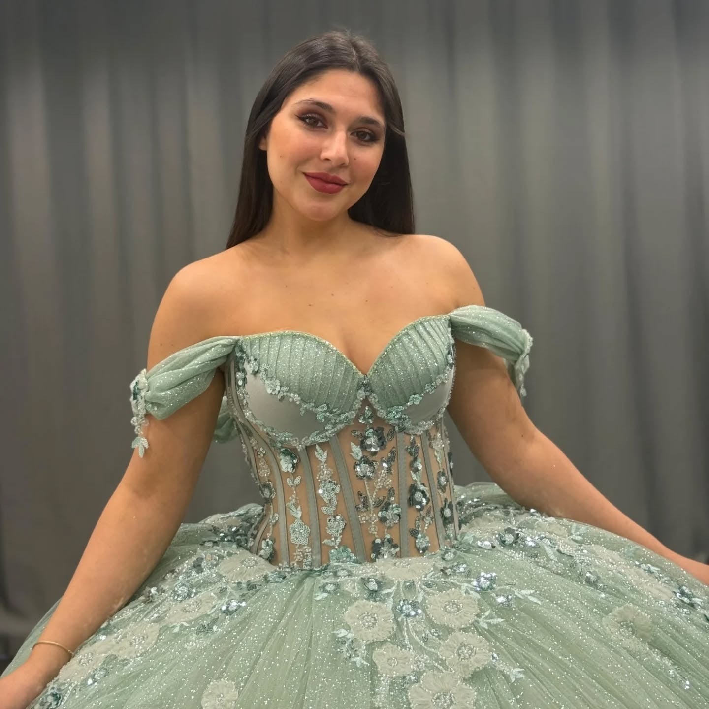Tulle Lace Beaded Quinceanera Dresses for Sweet 16 Princess Birthday Party Dresses HE154