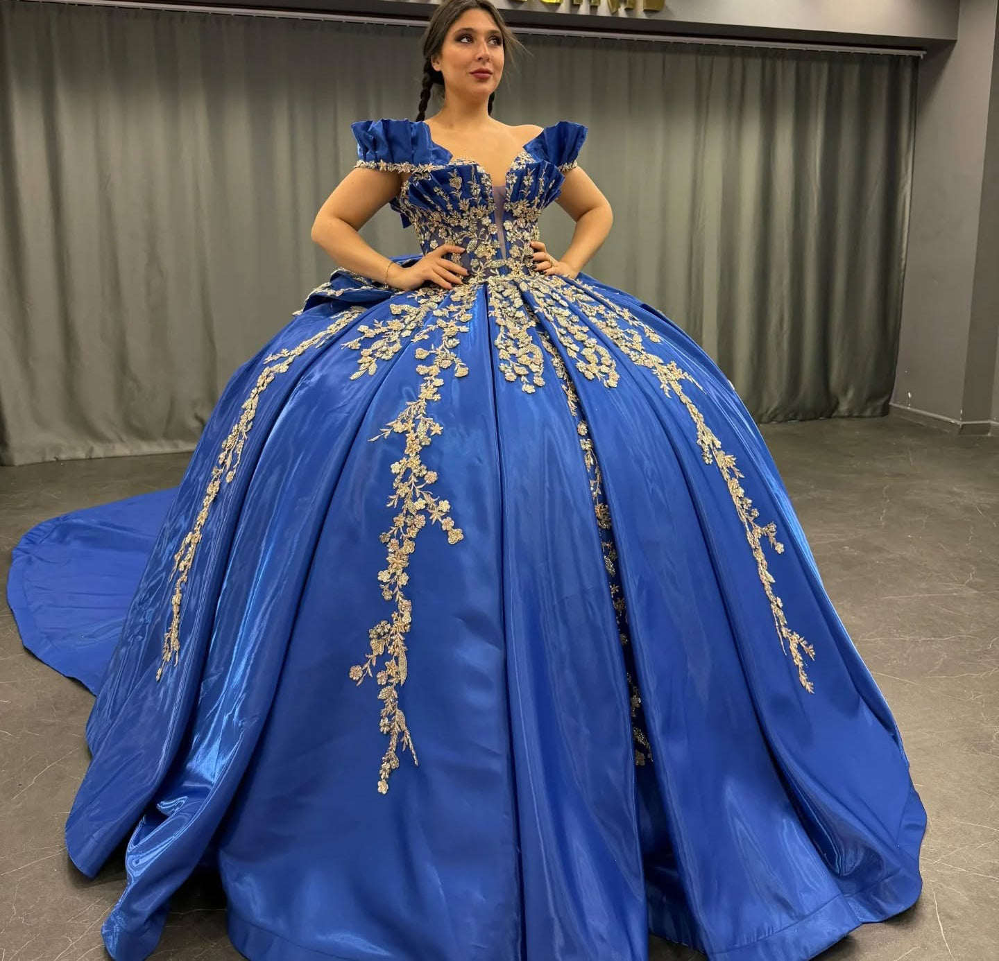 HE175-Hermoso vestido de princesa para quinceañera, con hombros descubiertos, satén, encaje, cuentas, vestido de fiesta de dulces 16 con lazo