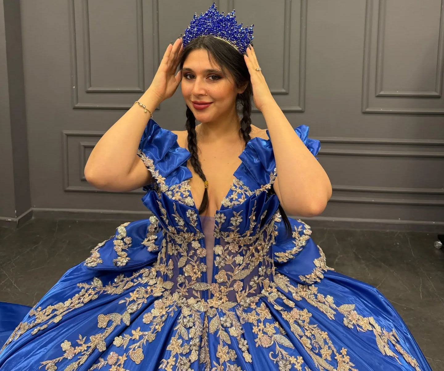 HE175-Hermoso vestido de princesa para quinceañera, con hombros descubiertos, satén, encaje, cuentas, vestido de fiesta de dulces 16 con lazo