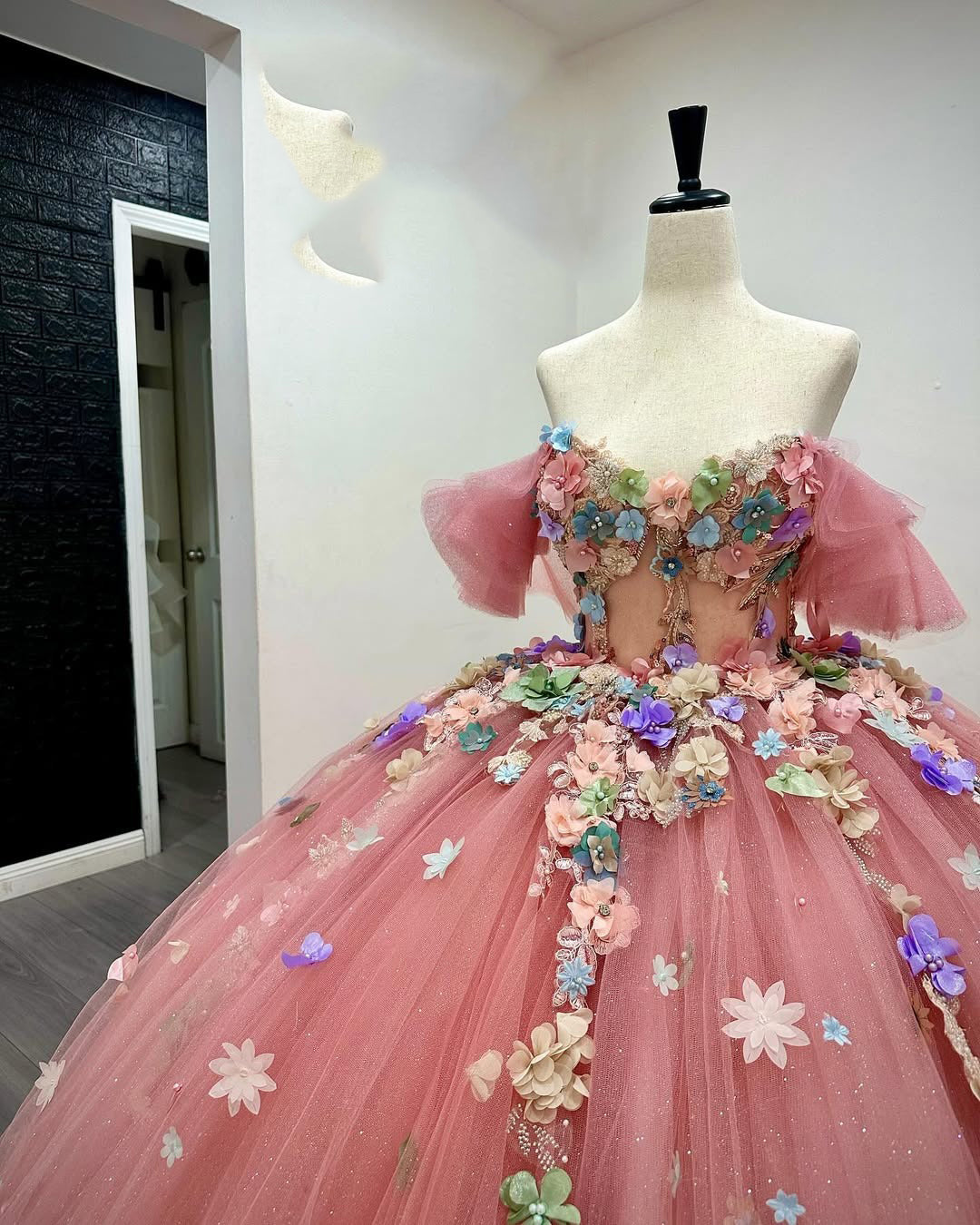 Luxury 3d Flower Appliqued Quinceanera Dresses Sweet 16 Prom Party Dresses HE444