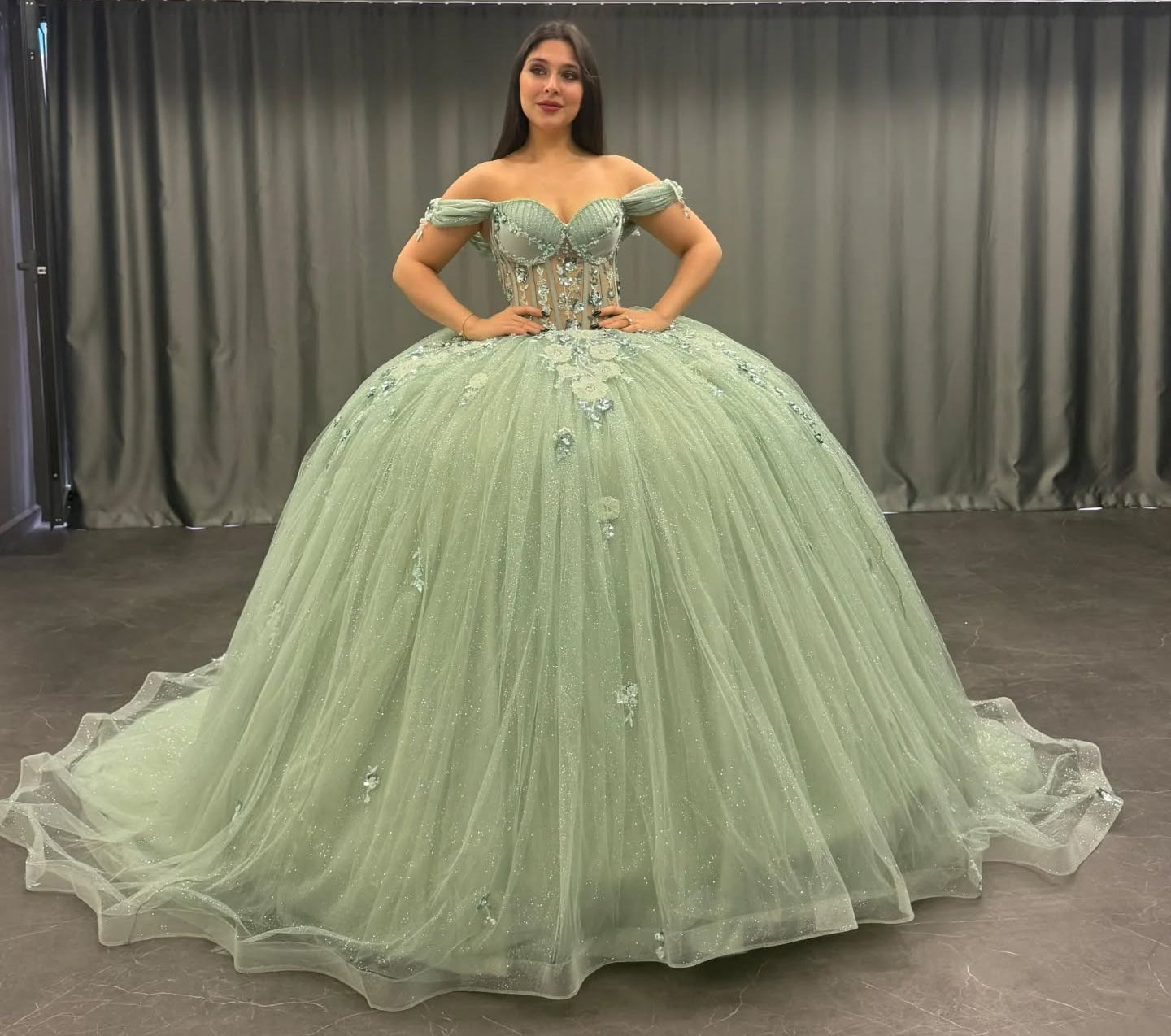 Tulle Lace Beaded Quinceanera Dresses for Sweet 16 Princess Birthday Party Dresses HE154