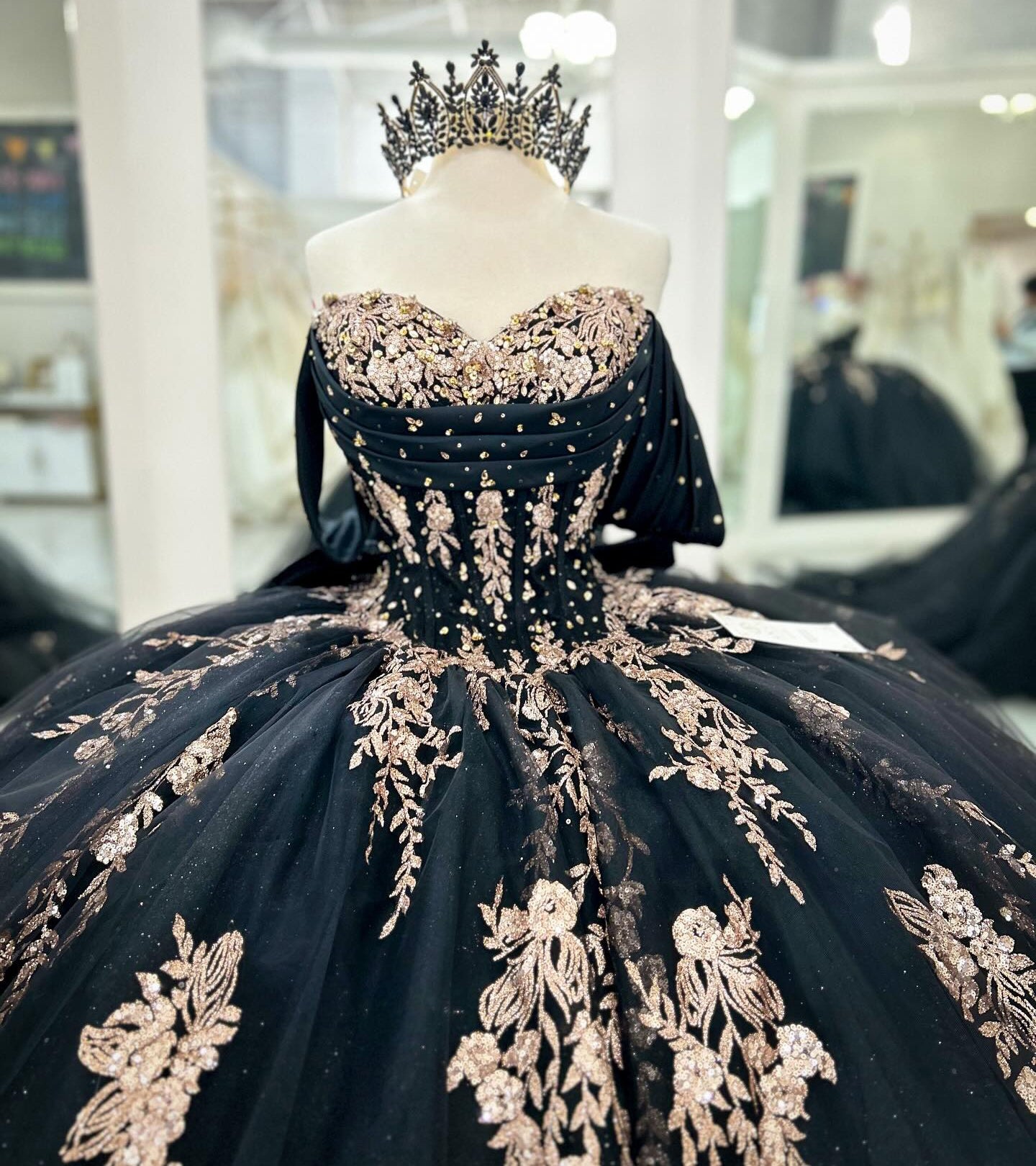 Off Shoulder Princess Quinceanera Dresses Tulle Lace Beaded Prom Gowns HE217