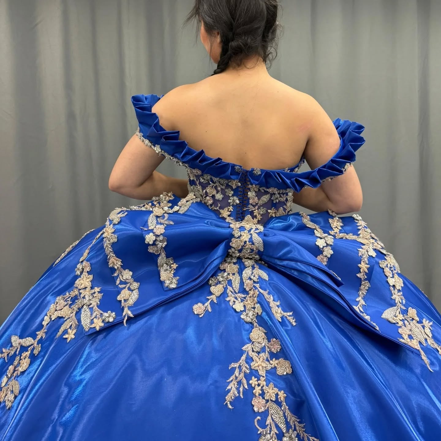 HE175-Hermoso vestido de princesa para quinceañera, con hombros descubiertos, satén, encaje, cuentas, vestido de fiesta de dulces 16 con lazo