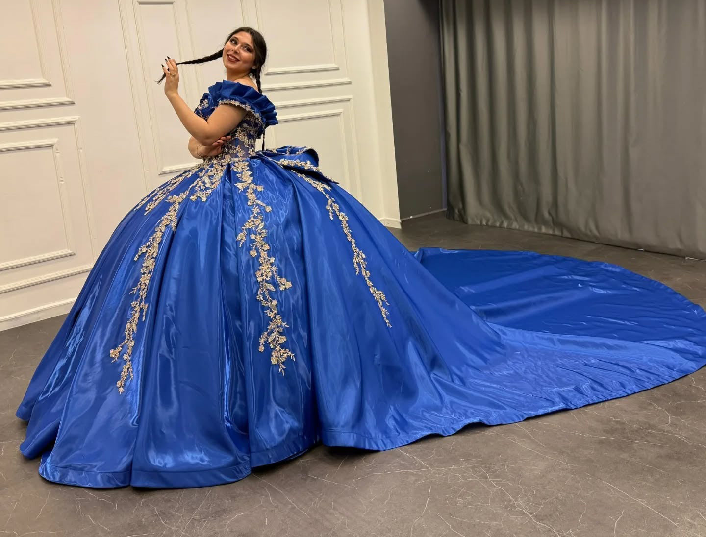 HE175-Hermoso vestido de princesa para quinceañera, con hombros descubiertos, satén, encaje, cuentas, vestido de fiesta de dulces 16 con lazo