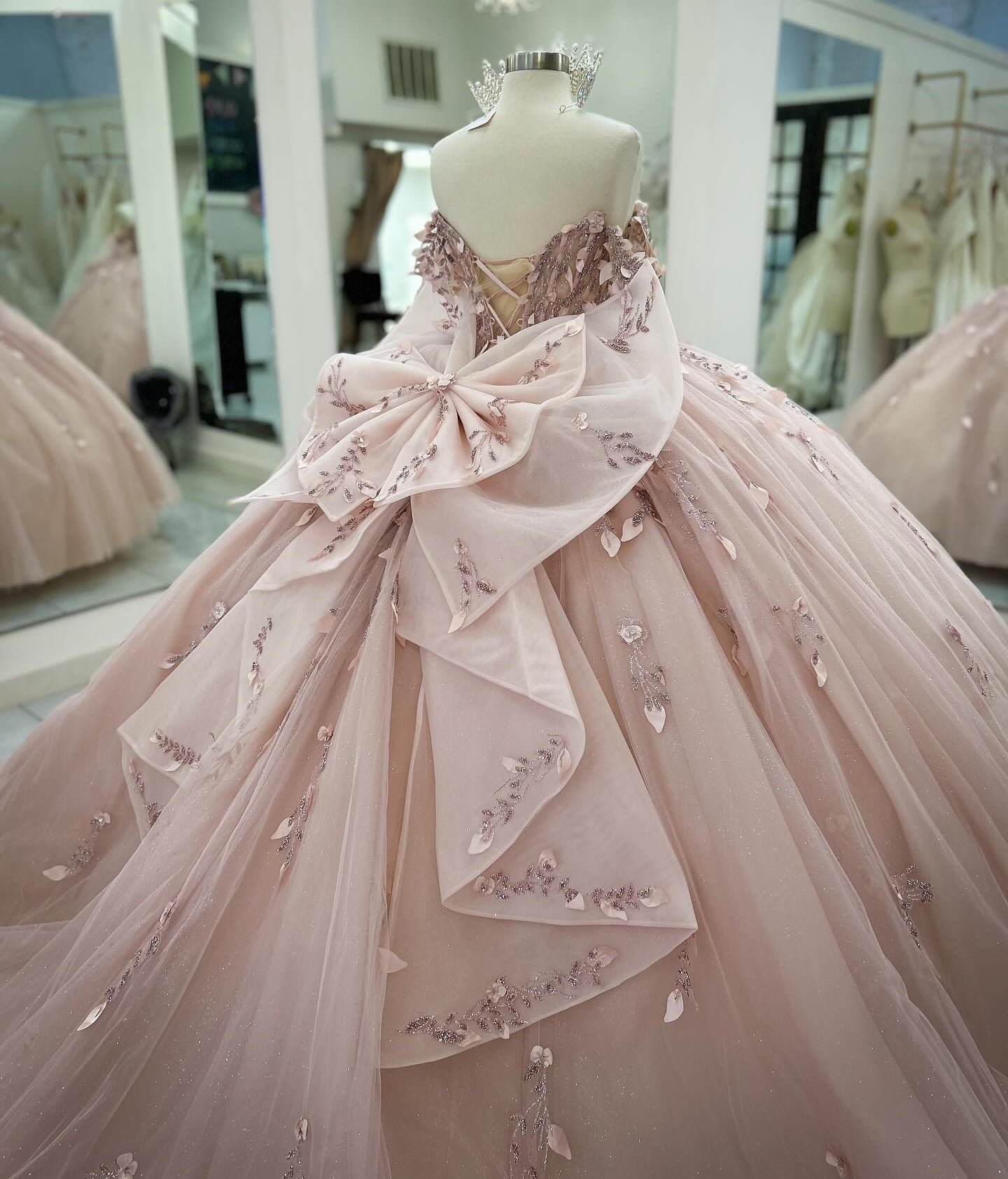 HE226 - Vestido de quinceañera con hombros descubiertos, tul, flores 3D, sin mangas, para fiesta de cumpleaños y graduación
