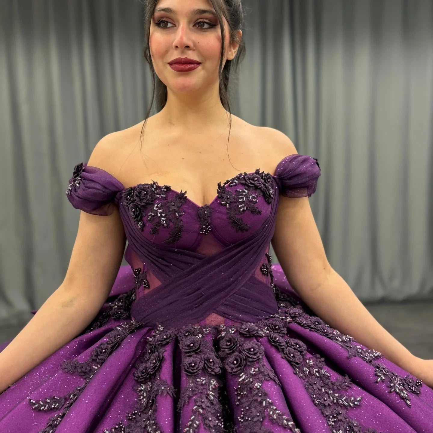 HE168 - Vestido de quinceañera de satén con hombros descubiertos y apliques de encaje, estilo princesa, para fiesta de graduación y cumpleaños