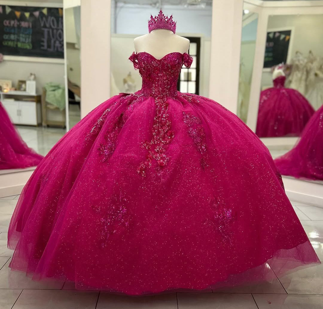 HE225 - Vestido de quinceañera de princesa con hombros descubiertos y apliques de encaje de tul, sin mangas