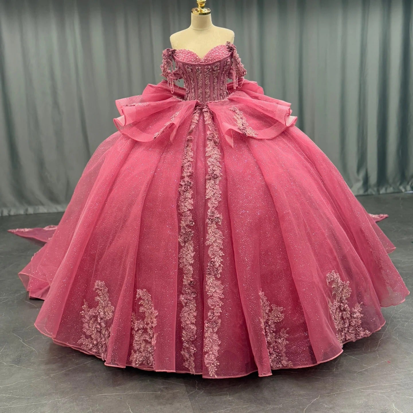 HE173 - Hermosos vestidos de quinceañera con hombros descubiertos, vestido de princesa con apliques de encaje de tul brillante y lazo.