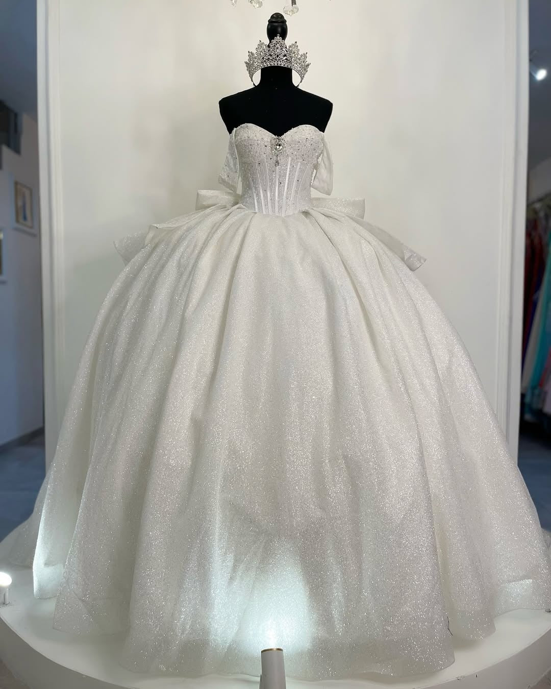 HE238 - Hermosos vestidos de quinceañera de tul brillante con cuentas y hombros descubiertos, vestidos de princesa para cumpleaños.