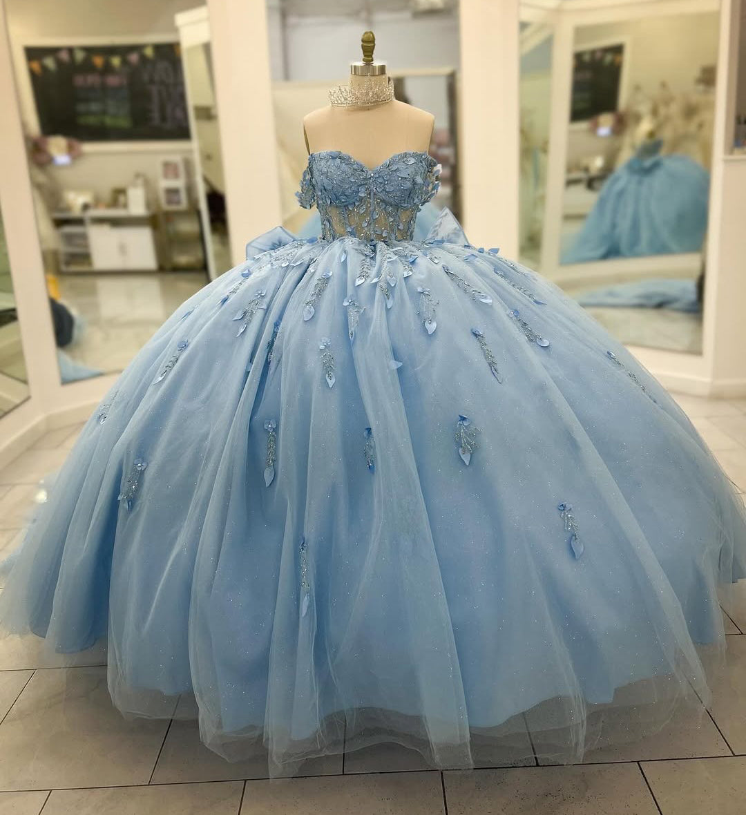 Princess Ball Gown Quinceanera Dresses for Sweet 16 Tulle Lace Beaded Party Gowns HE216
