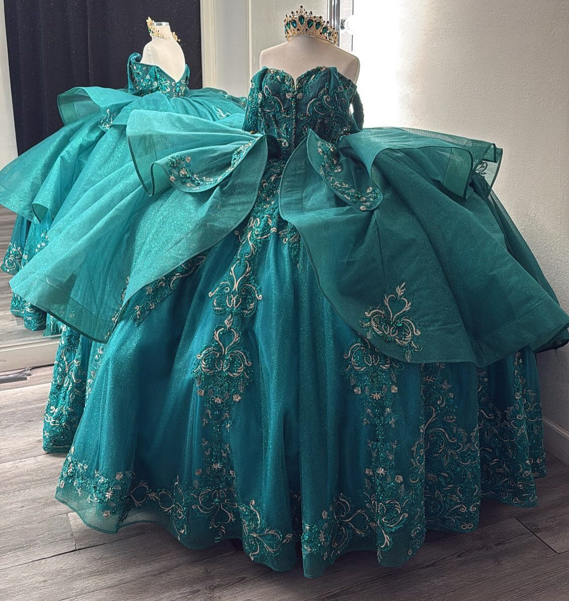 Emerald Green Tulle Lace Beaded Off Shoulder Quinceanera Dresses for Birthday HE936