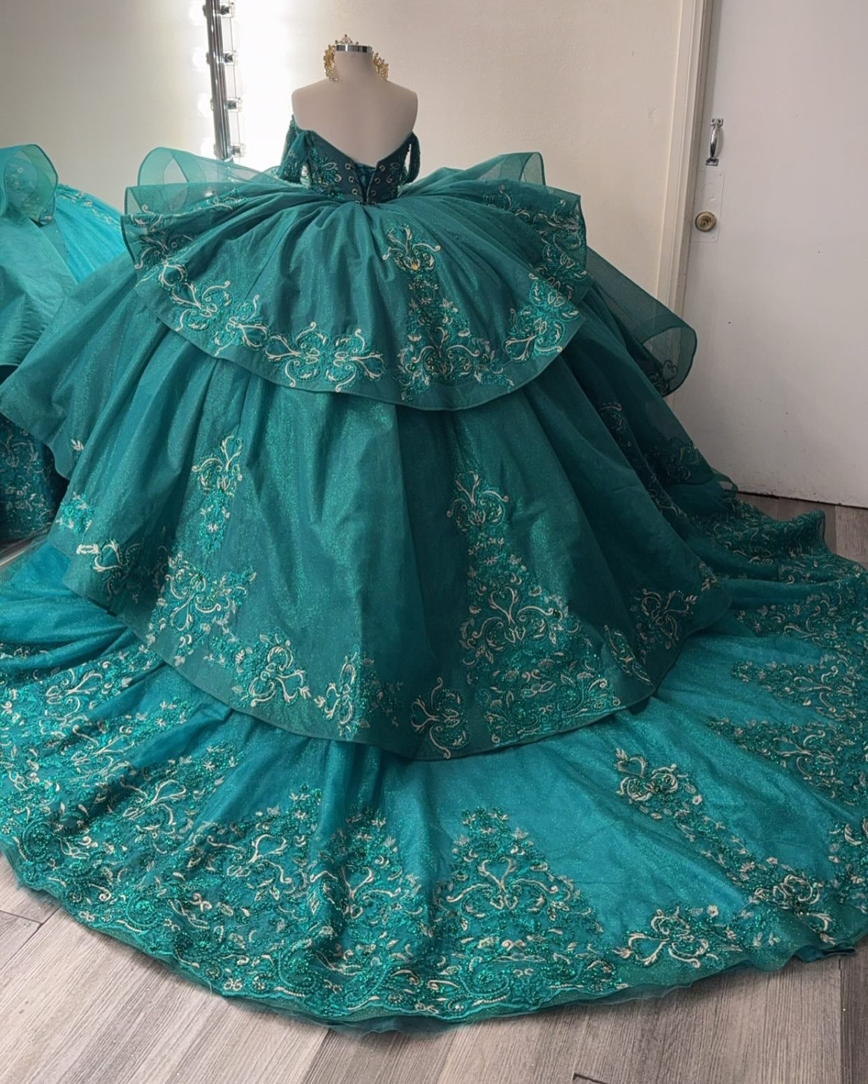 Emerald Green Tulle Lace Beaded Off Shoulder Quinceanera Dresses for Birthday HE936