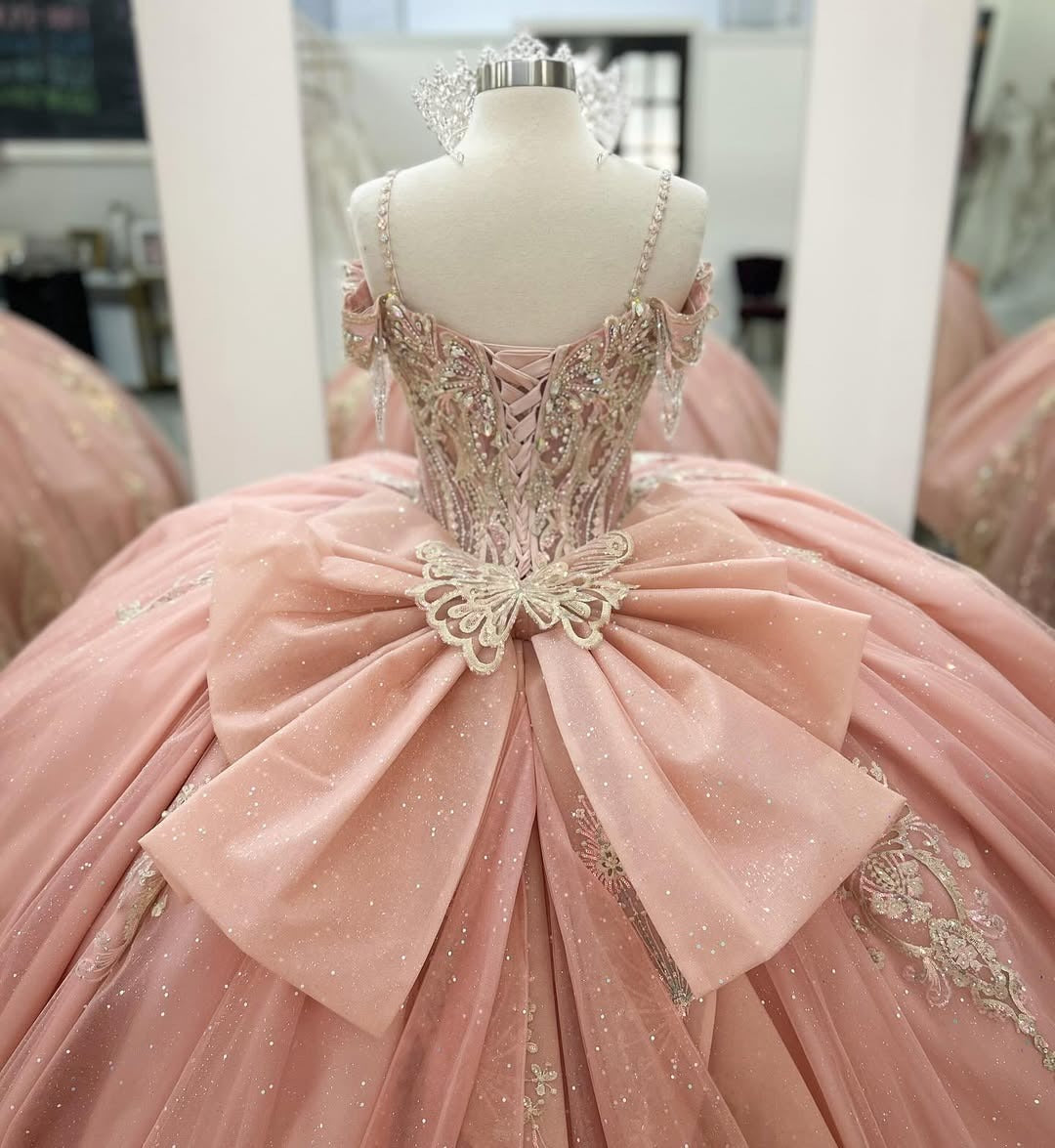 HE214 - Vestidos de quinceañera de tul con encaje y hombros descubiertos con lazo grande, estilo princesa, para fiesta de cumpleaños, sin mangas, para dulces 16