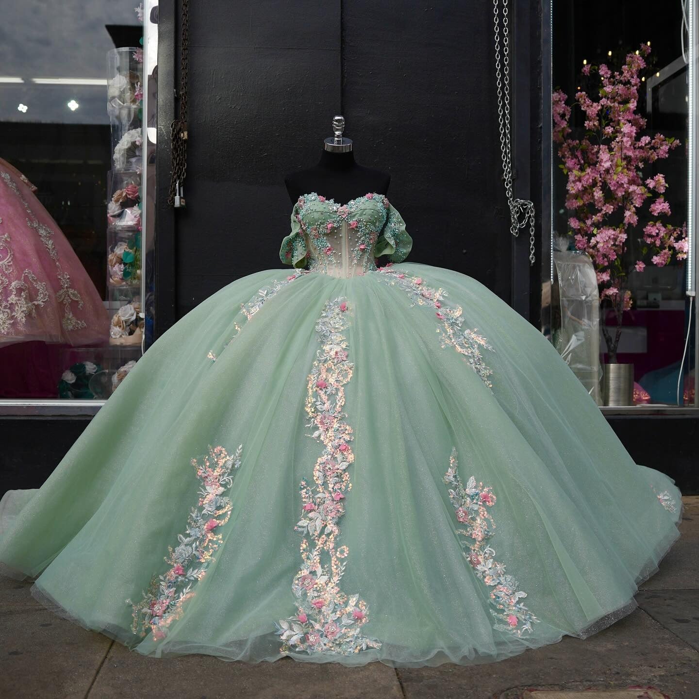 Off Shoulder Ball Gown Quinceanera Dresses Tulle Appliques Prom Gowns HE515