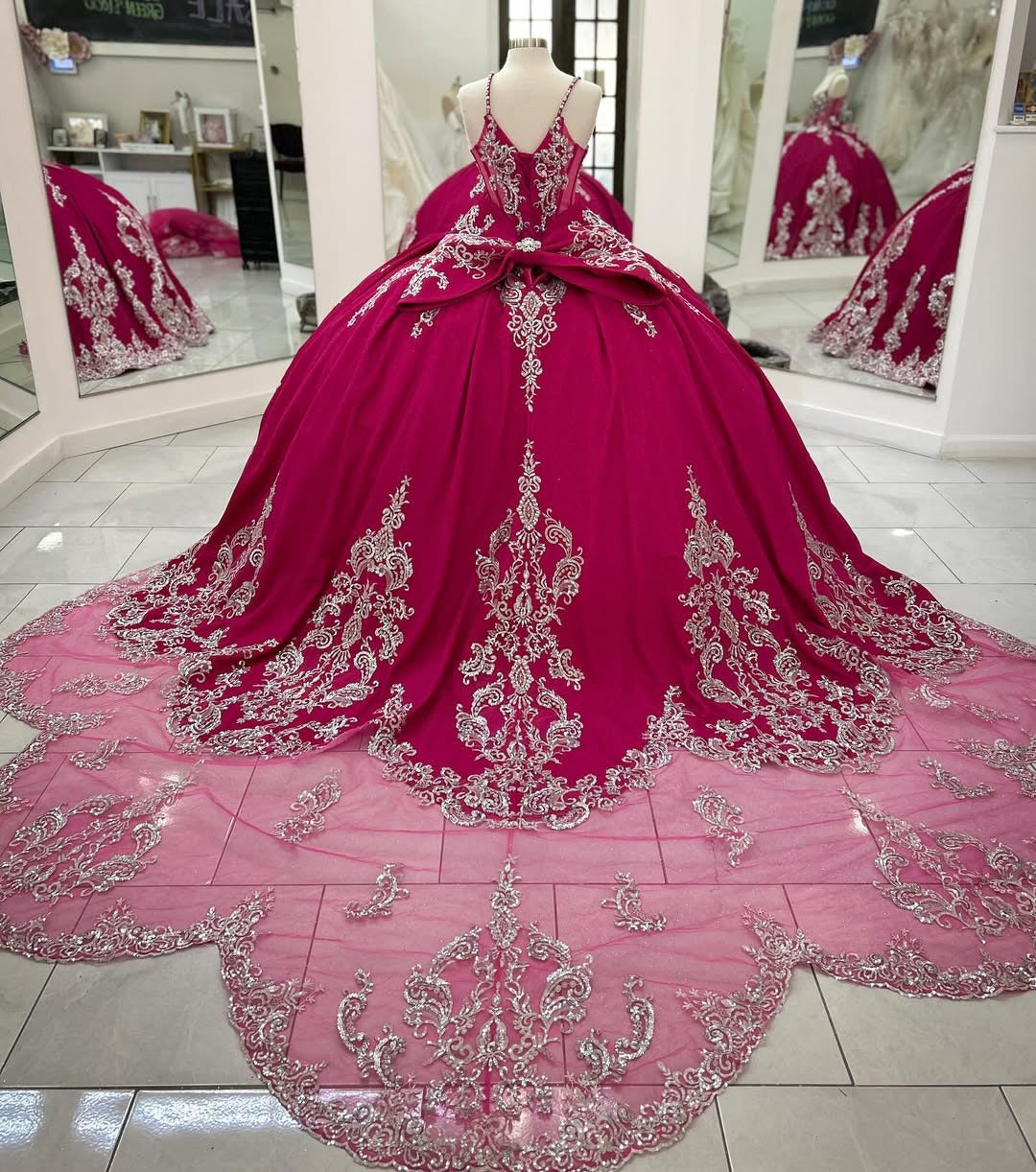 HE213-Vestido de quinceañera estilo princesa con apliques de encaje de tul y escote en V para fiesta de cumpleaños de 16 años