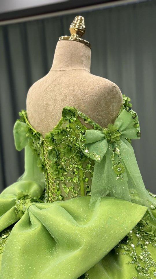 HE171 - Vestido de quinceañera princesa de satén con hombros descubiertos, vestido de baile con apliques de flores 3D y cuentas, para cumpleaños de 16 años