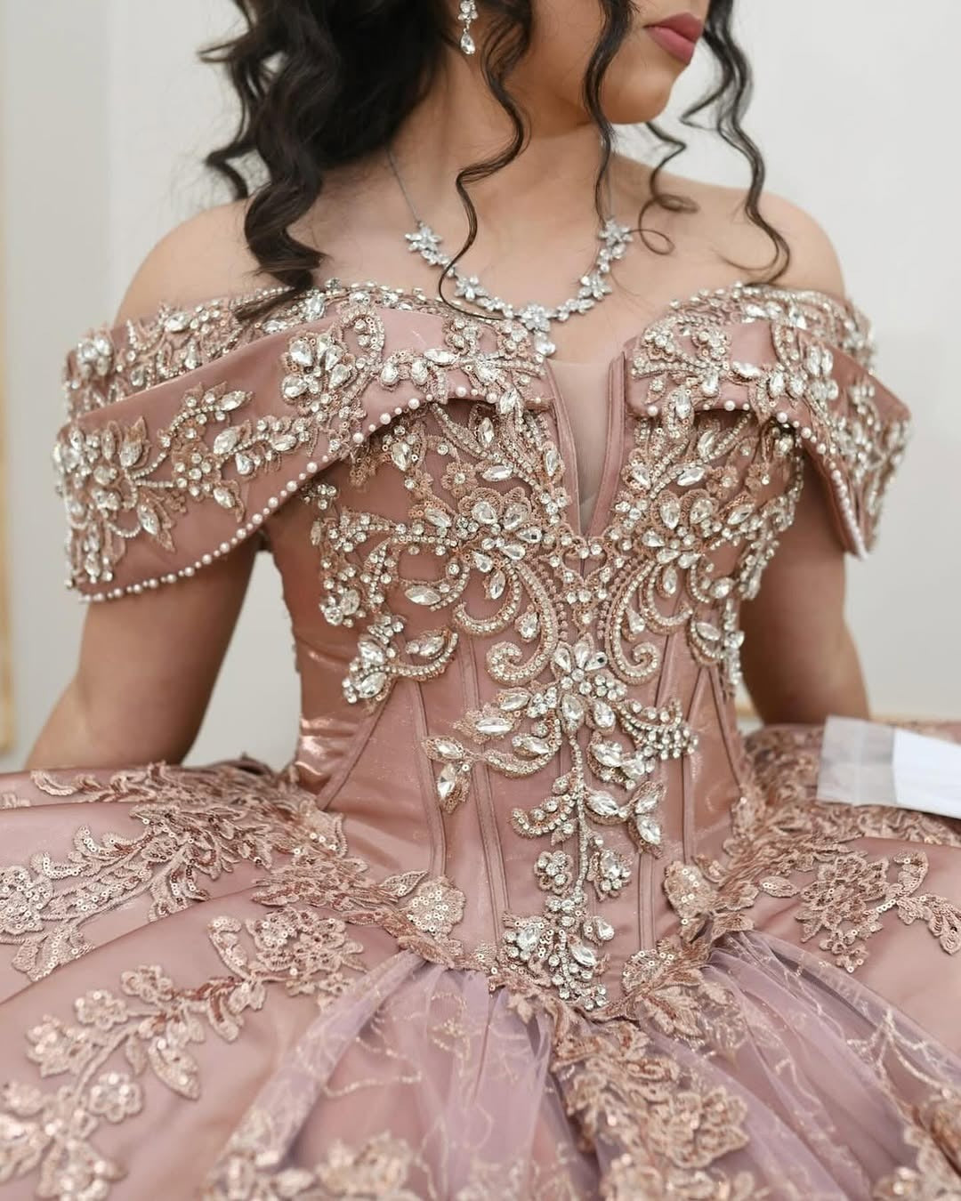 HE075 - Vestidos de quinceañera con apliques de tul y cuentas en los hombros descubiertos para galas de 16 años, fiestas de graduación y cumpleaños