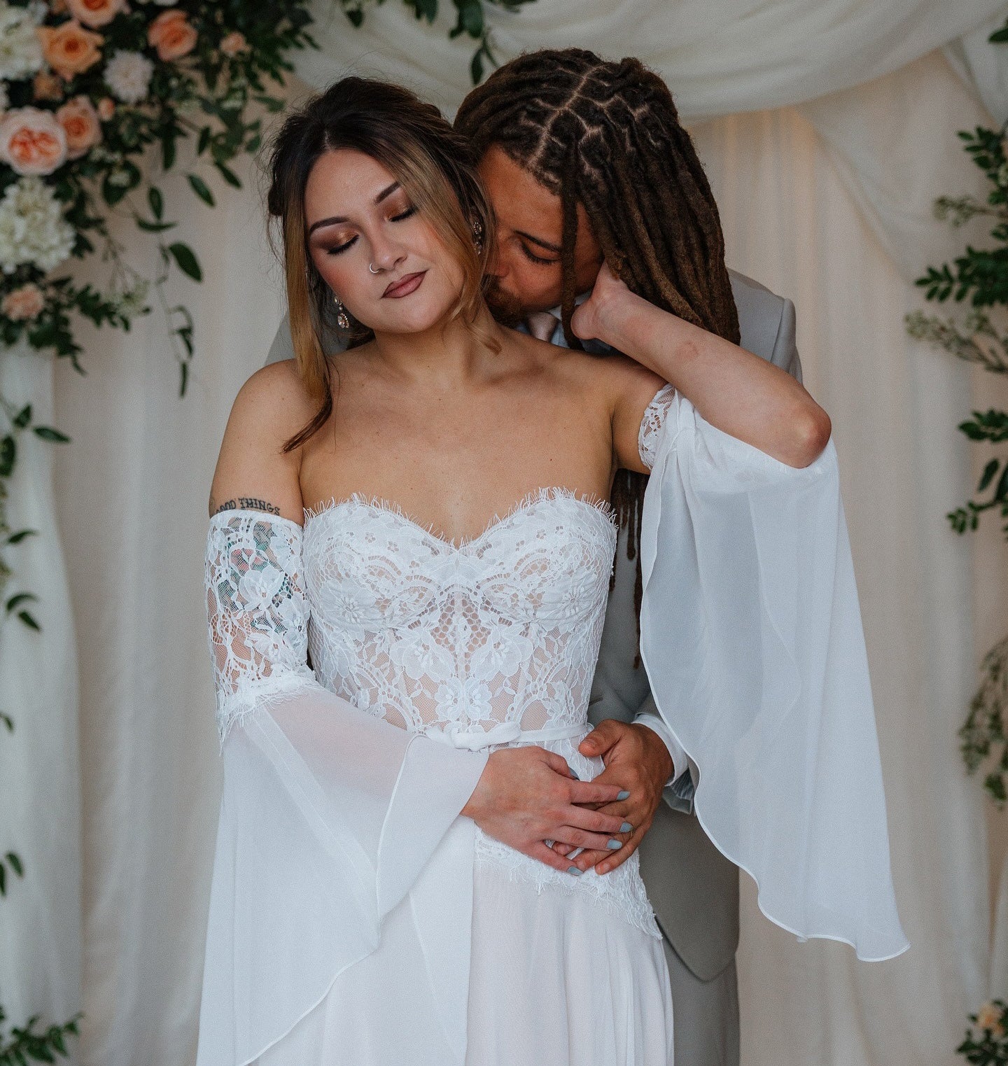 A Line Sweetheart Chiffon Lace Boho Wedding Dresses with Detachable Sleeves HE992