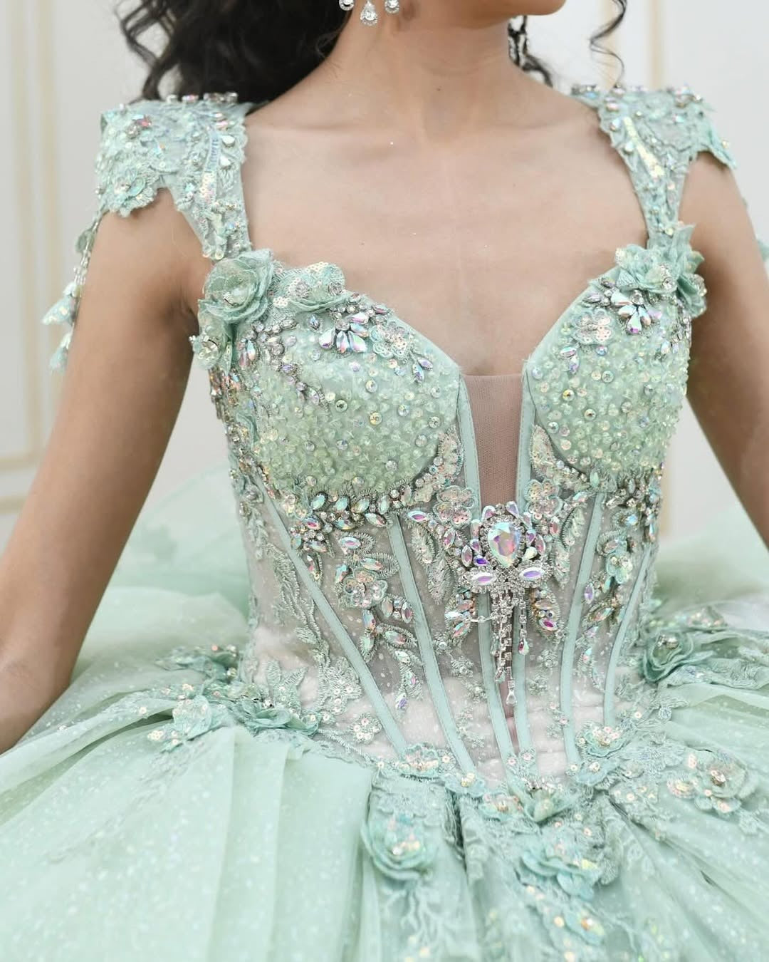 HE074 - Hermoso vestido de quinceañera con escote corazón y mangas cortas, apliques de encaje de tul, ideal para fiestas de graduación de cumpleaños de 16 años