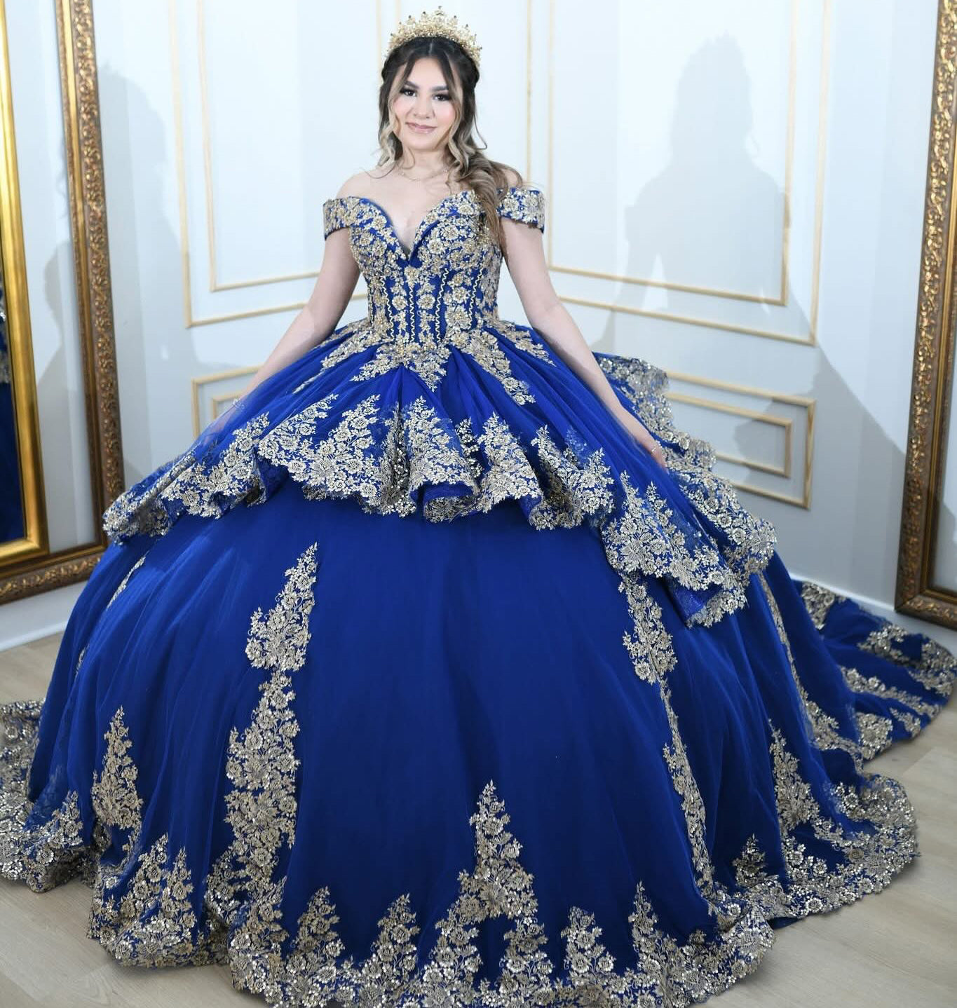 HE053-Off Shoulder Ball Gown Quinceanera Dresses Tulle Lace Appliques Sweet 16 Birthday Party Gowns for Girls