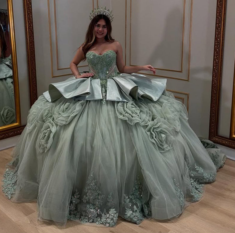 Sweetheart Lace Beaded Quinceanera Dresses Sweet 16 Birthday Gowns HE052