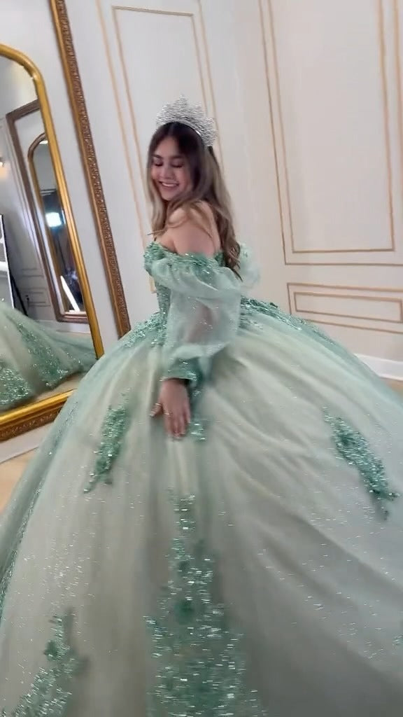 HE051-Green Lace Appliques Beaded Quinceanera Dresses Ball Gown Long Sleeves Sweet 16 Birthday Party Dress