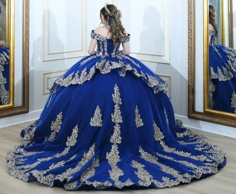 Ball Gown Quinceanera Dresses Tulle Lace Appliques Sweet 16 Party Gowns HE053