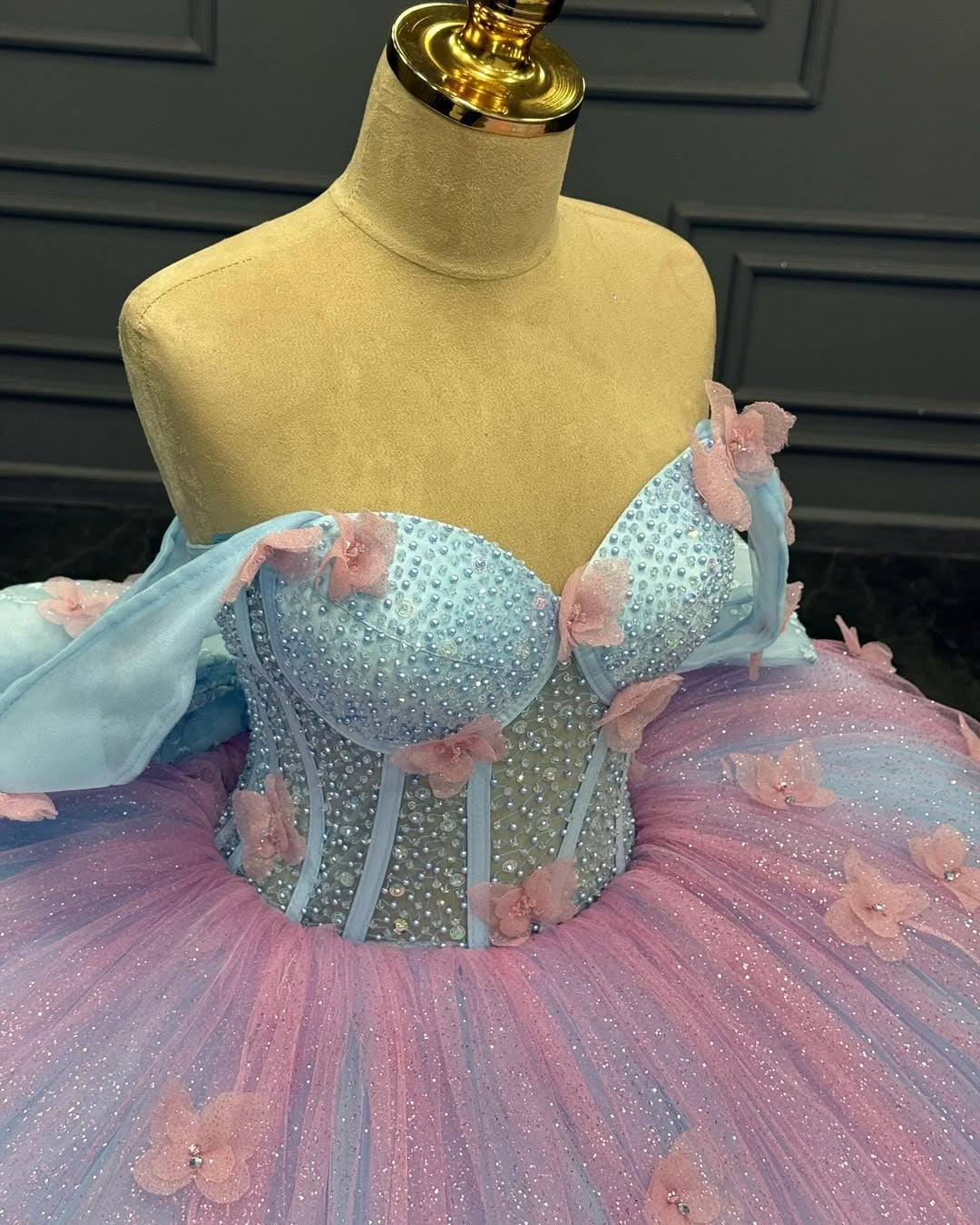 HE170 - Vestido de quinceañera con hombros descubiertos, tul, flores 3D y cuentas, estilo princesa, para fiesta de graduación de 16 años