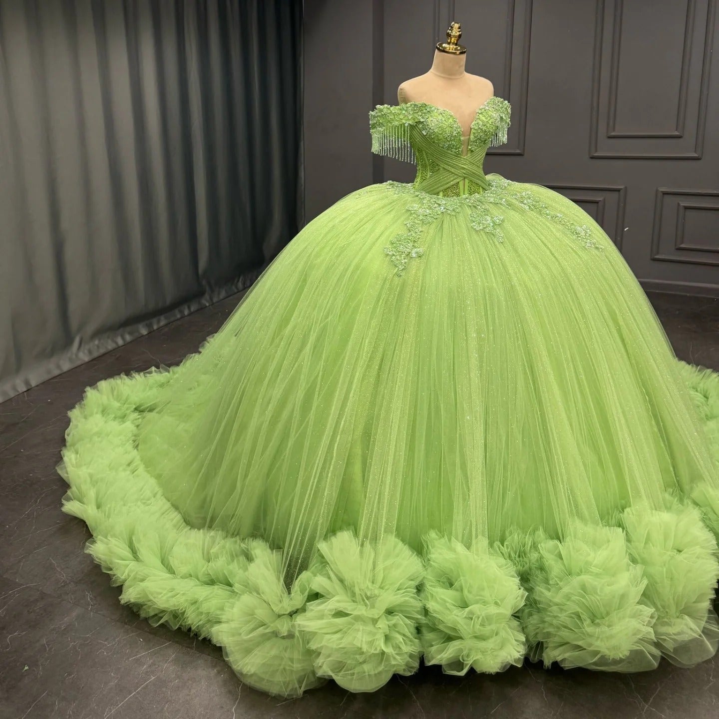 HE169-Hermoso vestido de quinceañera verde con hombros descubiertos, tul con volantes, vestido de fiesta de princesa para fiesta de dulces 16