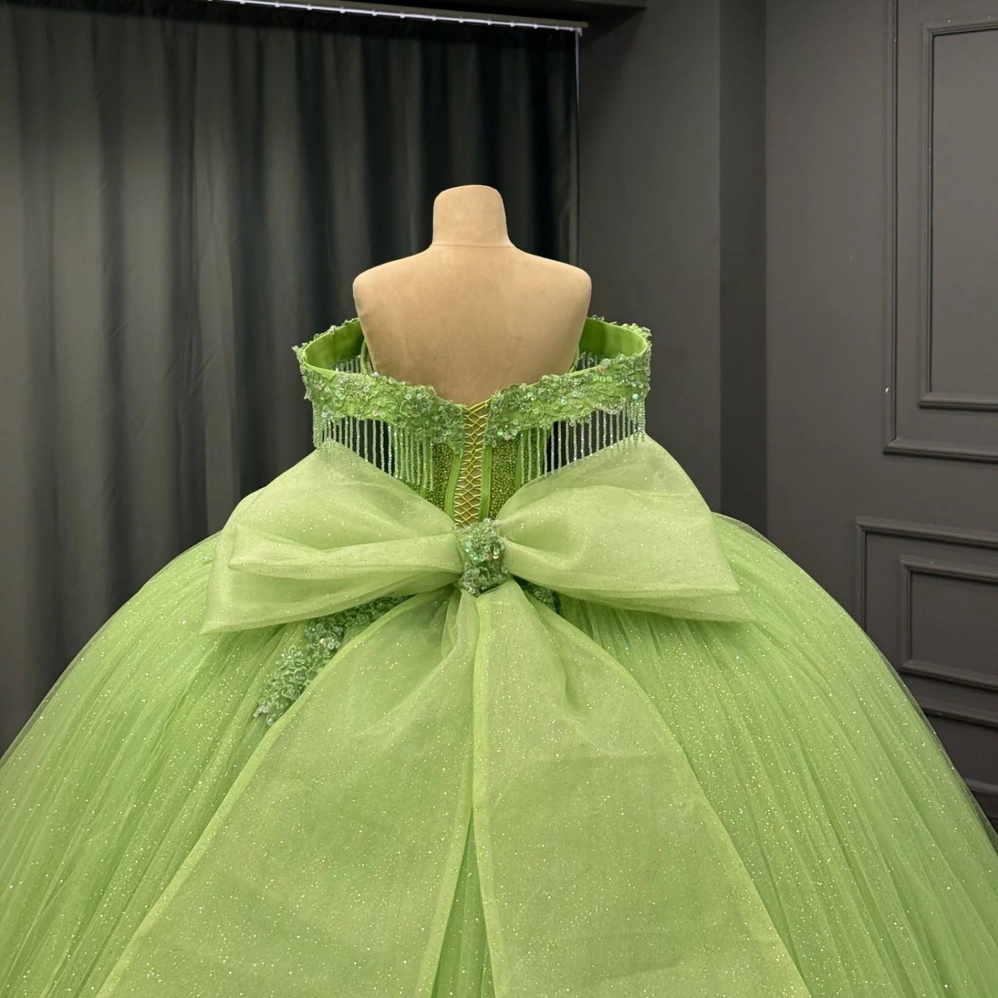 HE169-Hermoso vestido de quinceañera verde con hombros descubiertos, tul con volantes, vestido de fiesta de princesa para fiesta de dulces 16