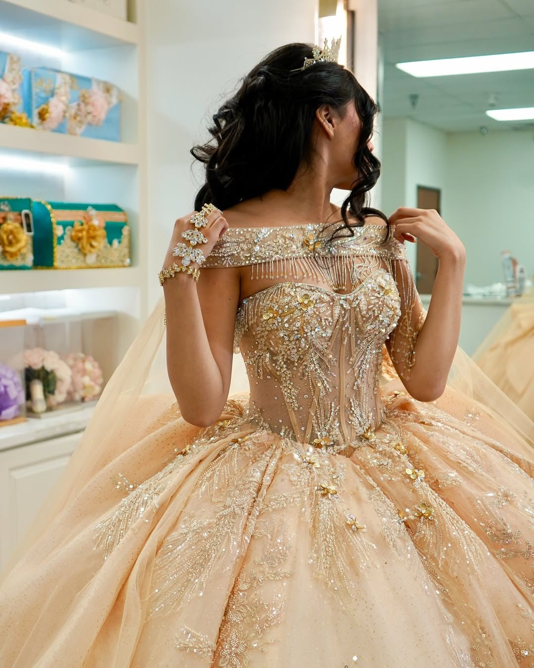 HE145 - Vestidos de quinceañera color champán para dulces 16, hermosos vestidos de fiesta de cumpleaños con apliques de encaje de tul y cuentas.