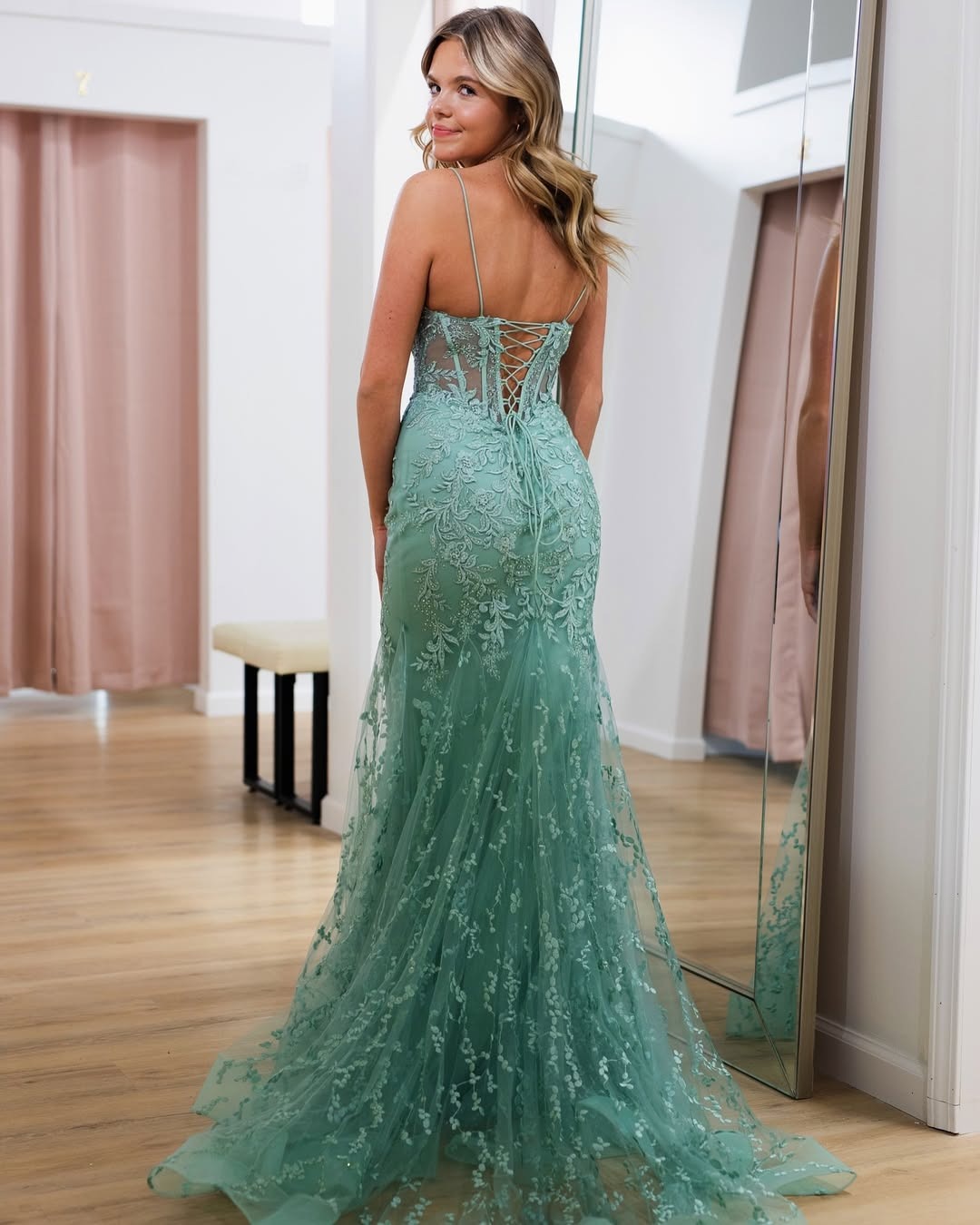 HE144-Vestido de fiesta de sirena con tul, apliques de encaje, tirantes finos, formal, escote en V y corsé