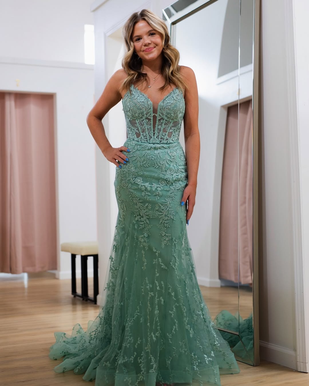 HE144-Vestido de fiesta de sirena con tul, apliques de encaje, tirantes finos, formal, escote en V y corsé